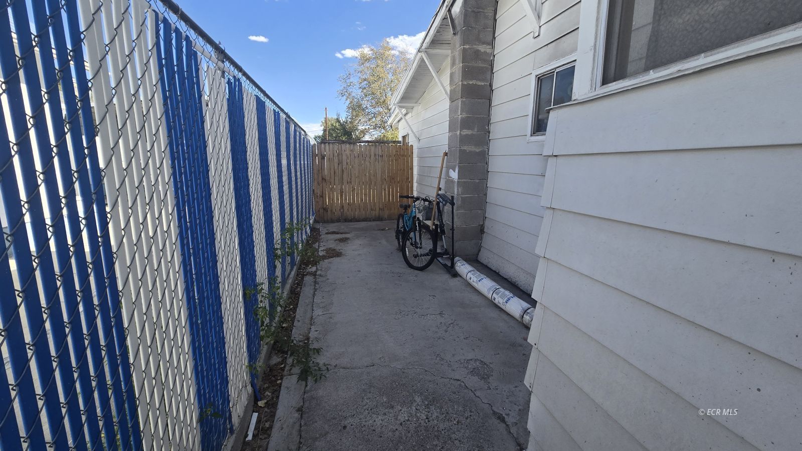 988 College Avenue Property Photo 40