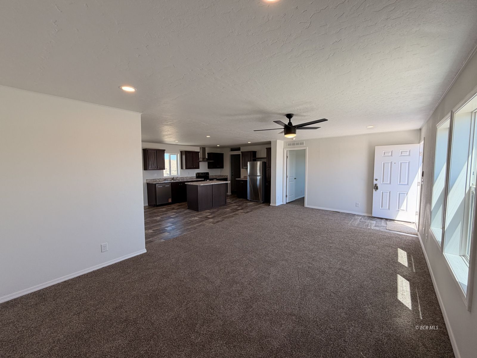 658 Spring Valley Parkway Property Photo 6