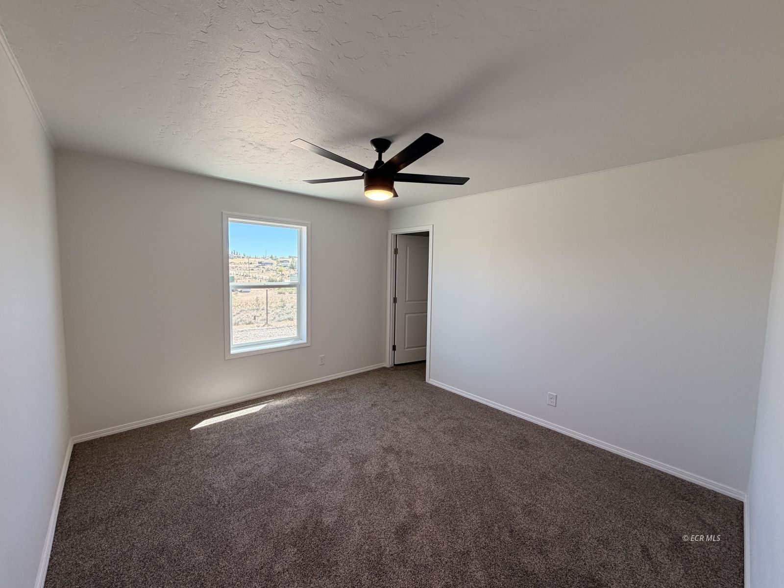 658 Spring Valley Parkway Property Photo 13