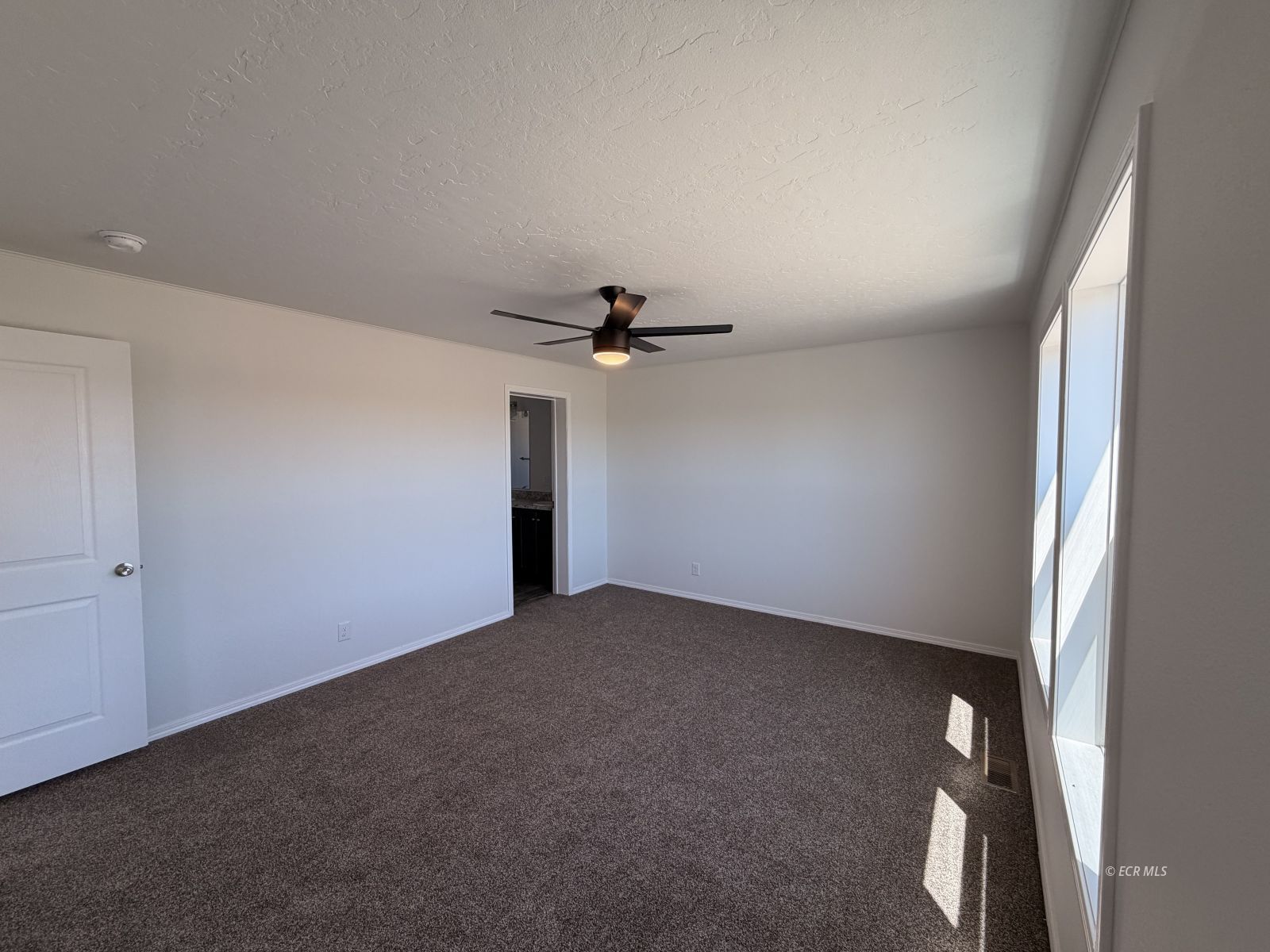658 Spring Valley Parkway Property Photo 14