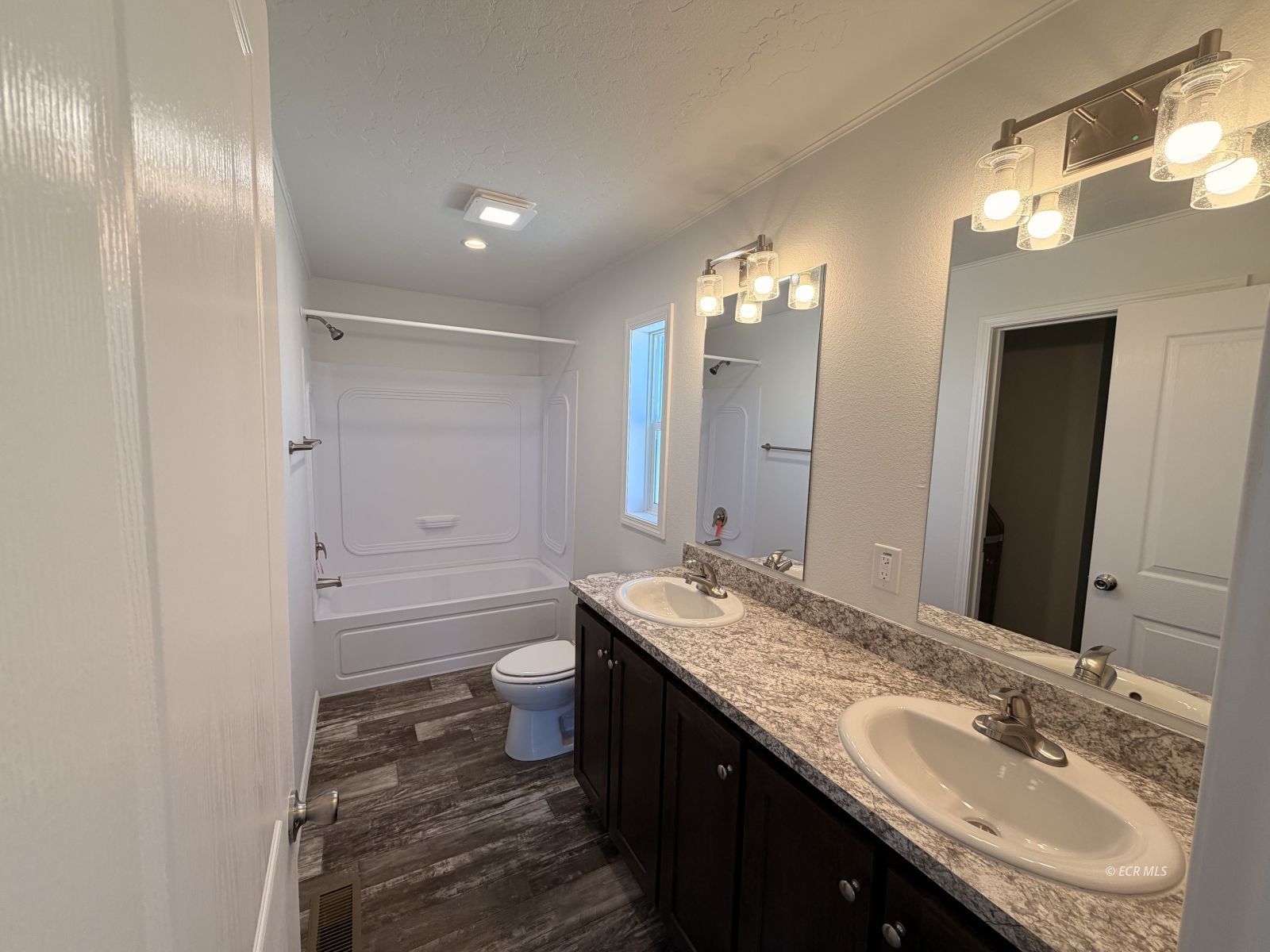 658 Spring Valley Parkway Property Photo 15