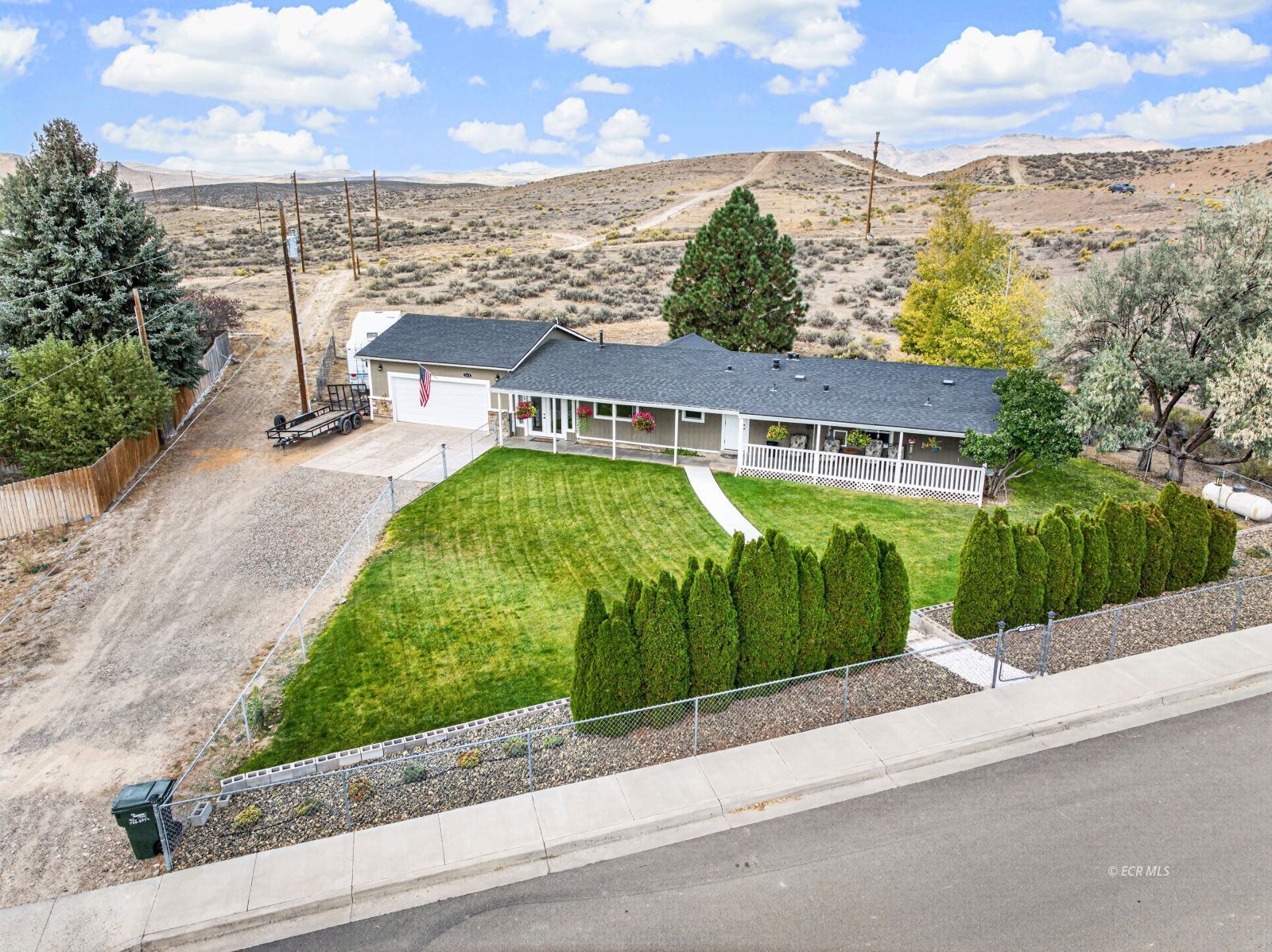 762 2nd Street Property Photo 1