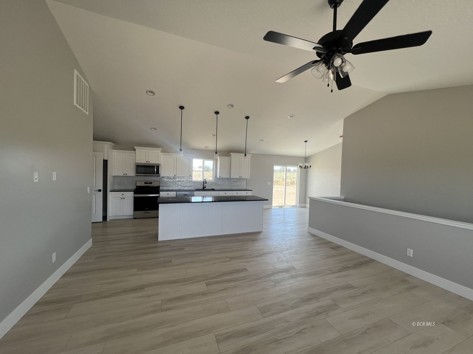 991 Wolf Creek Lane Property Photo 2
