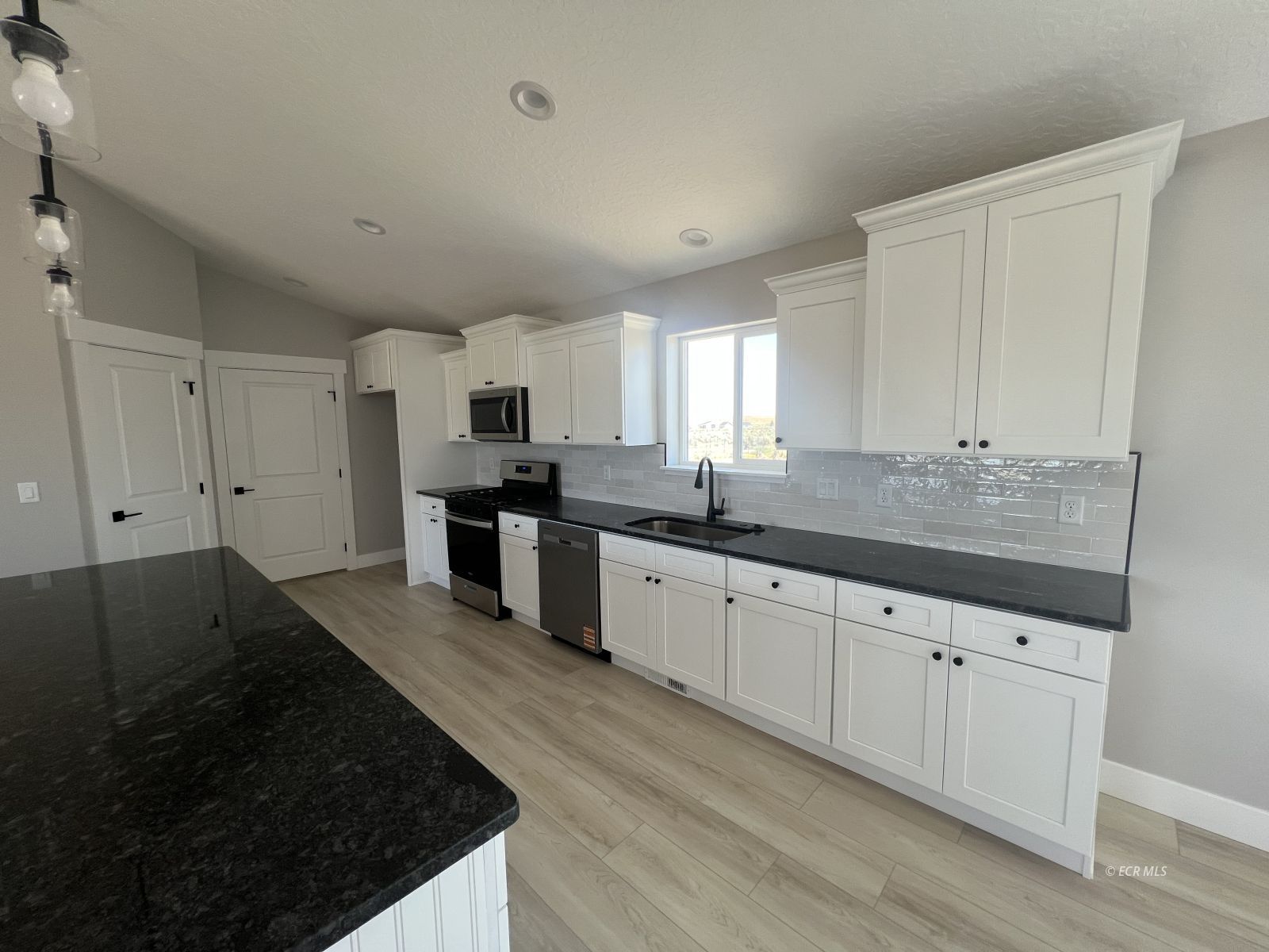 991 Wolf Creek Lane Property Photo 8