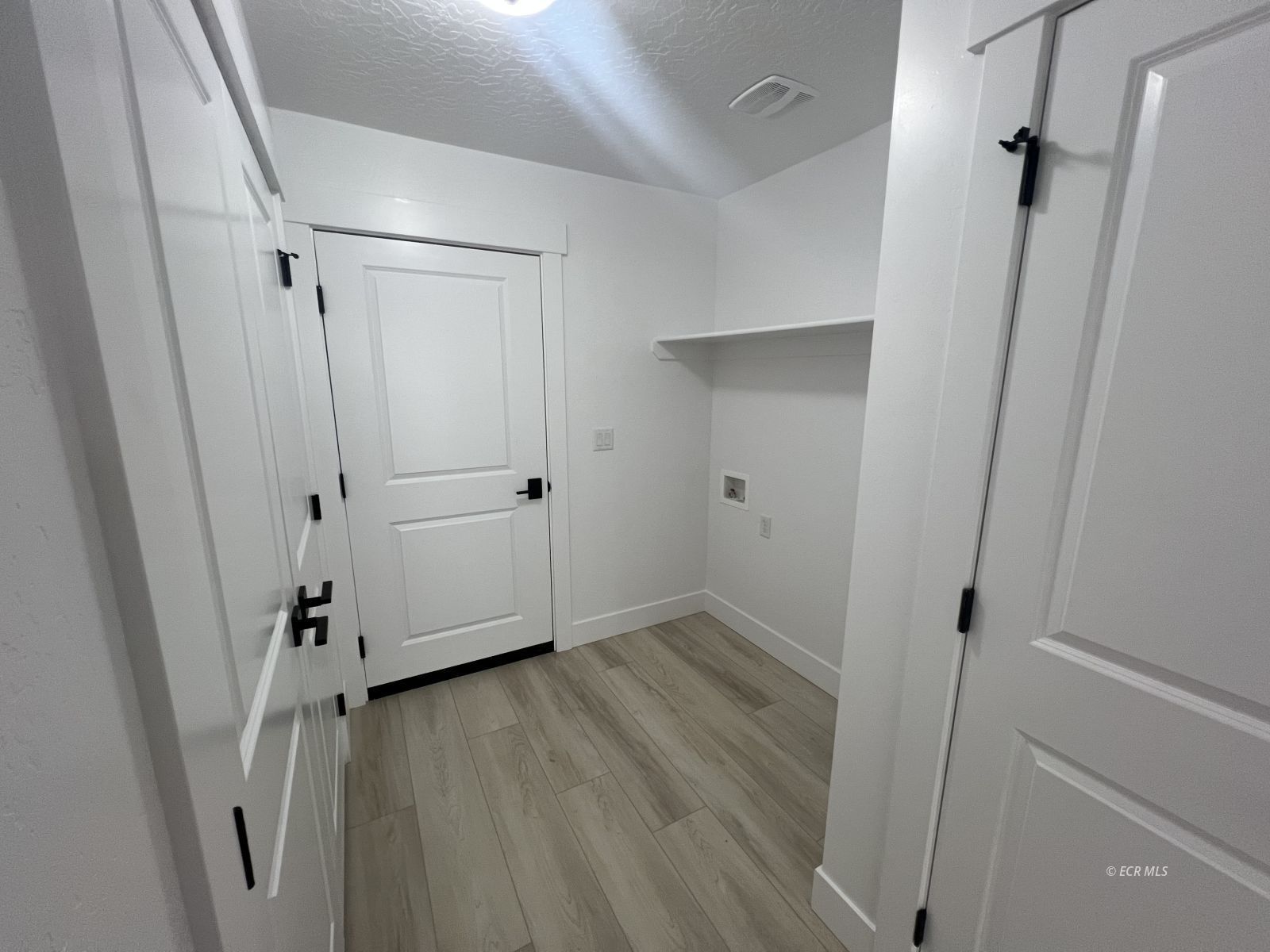 991 Wolf Creek Lane Property Photo 18