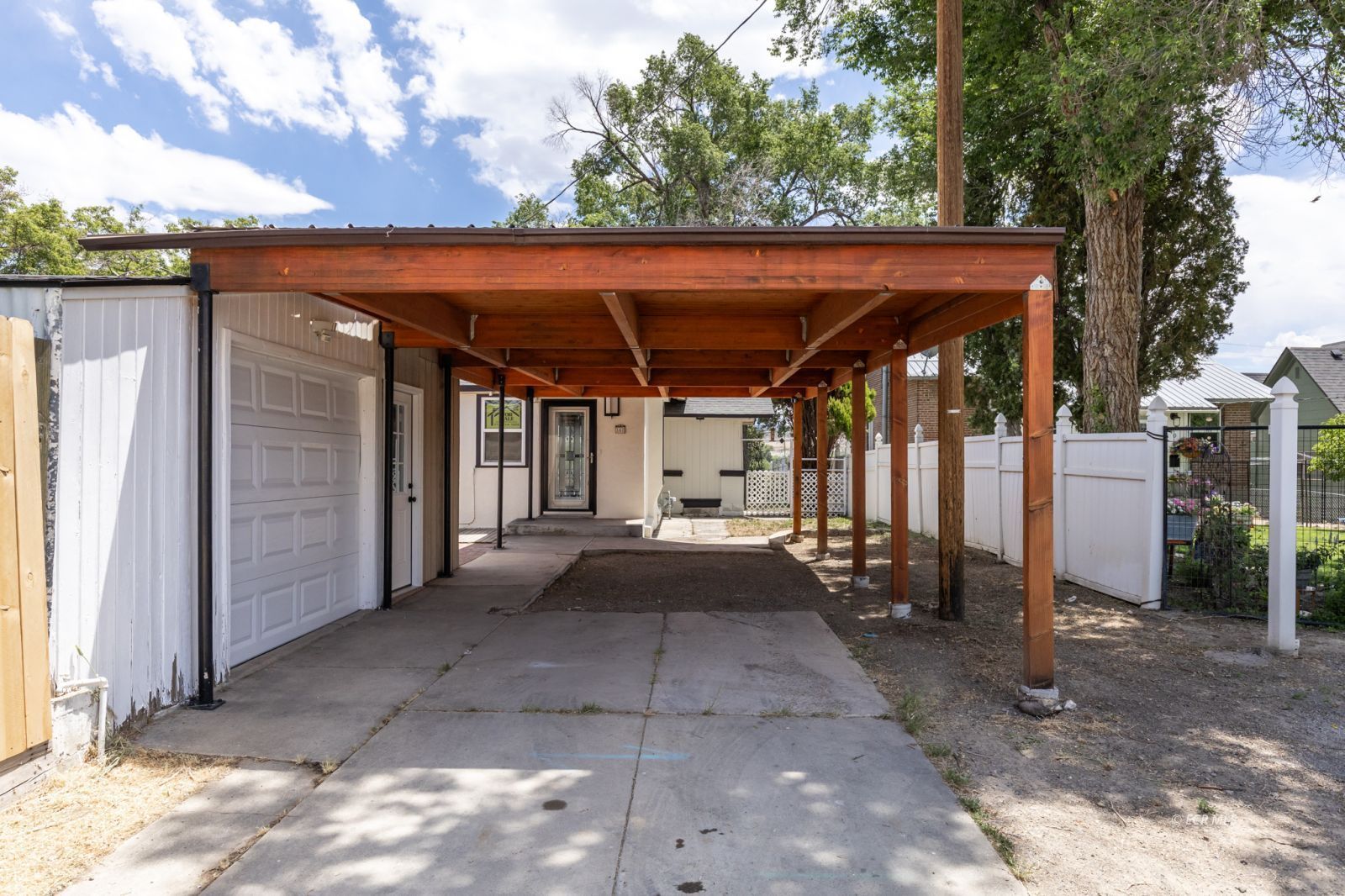 360 New Pine Street Property Photo 7