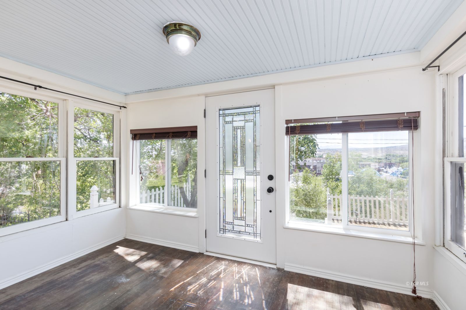 360 New Pine Street Property Photo 9