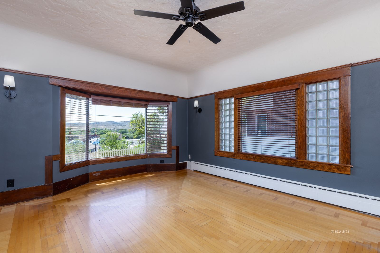 360 New Pine Street Property Photo 17