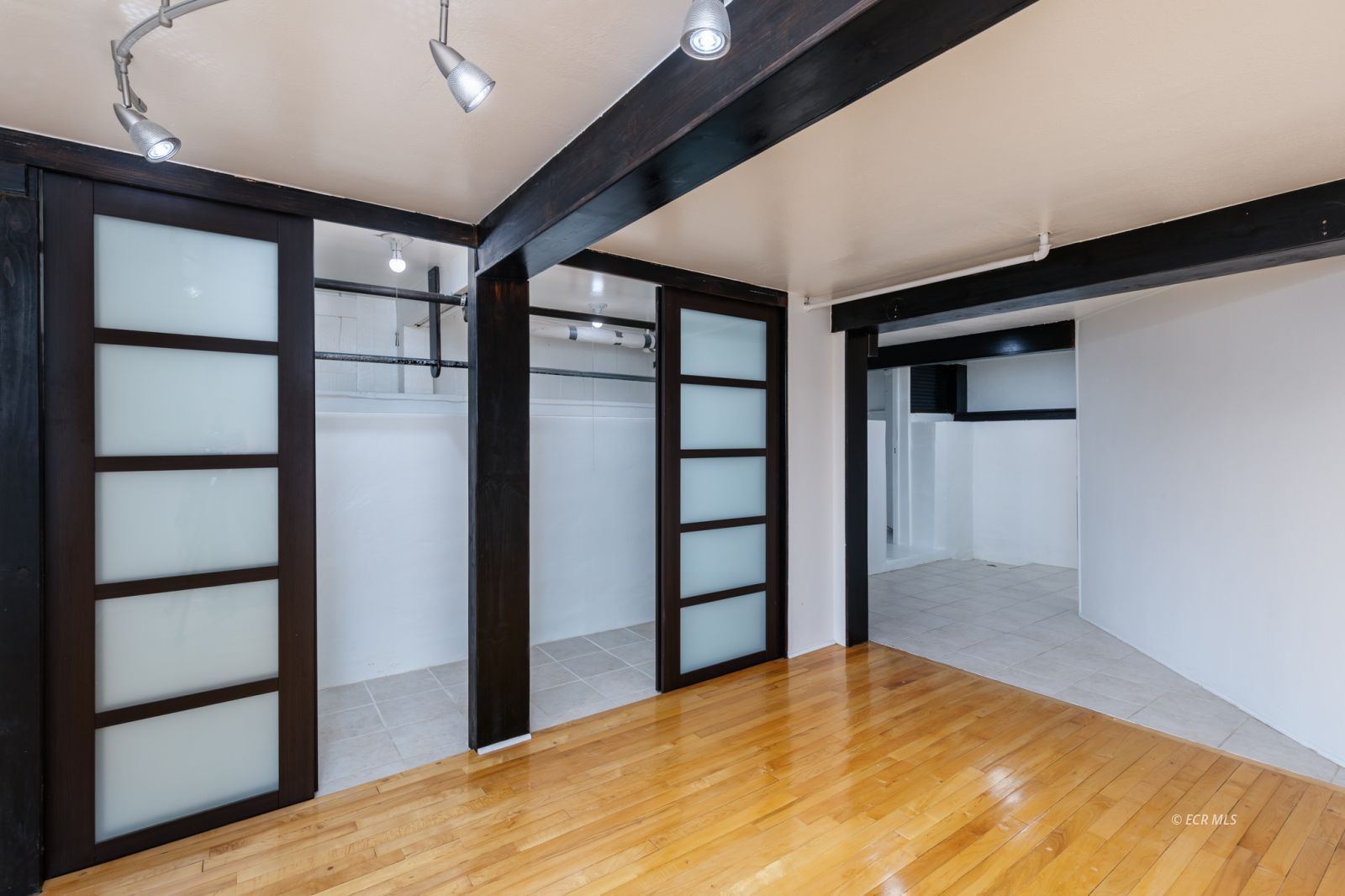 360 New Pine Street Property Photo 26