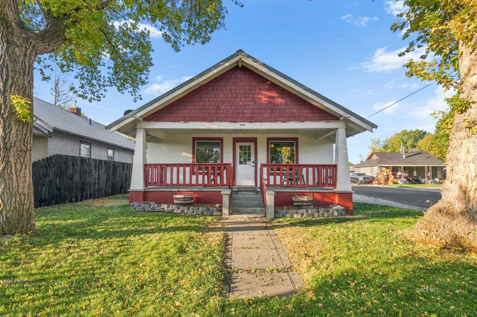 597 4th Street Property Photo 1