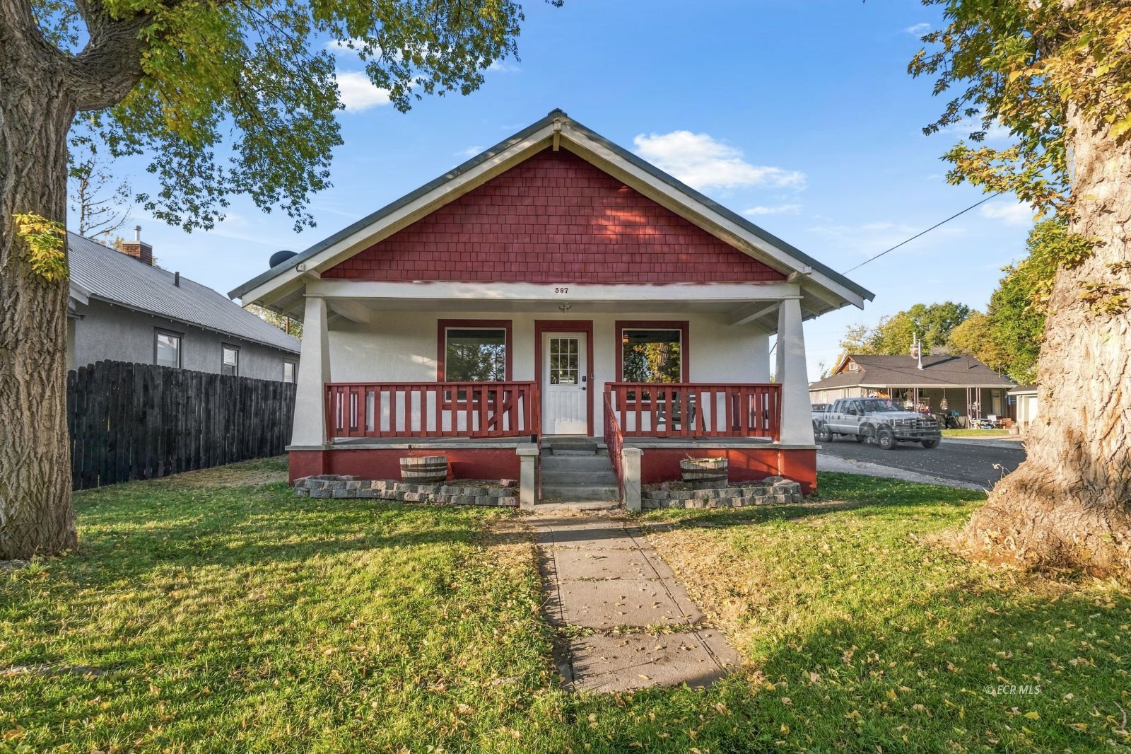 597 4th Street Property Photo 2