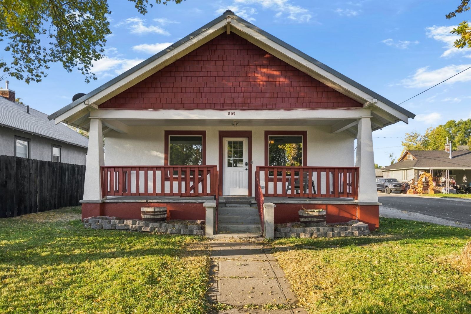 597 4th Street Property Photo 3