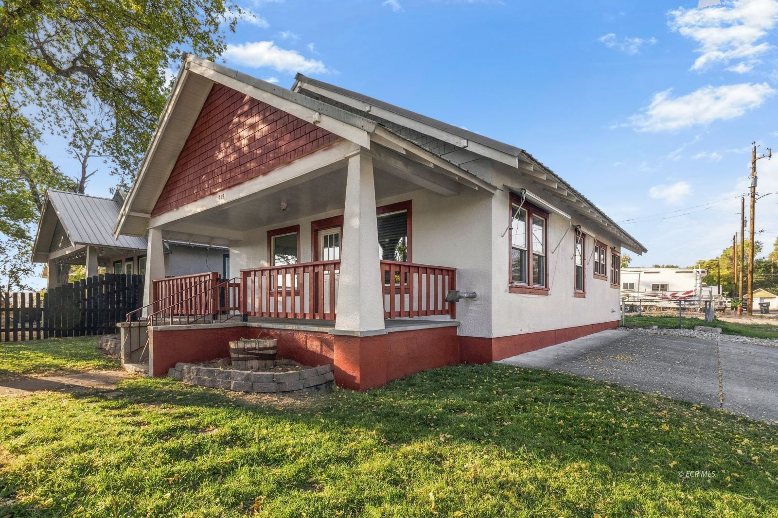 597 4th Street Property Photo 5
