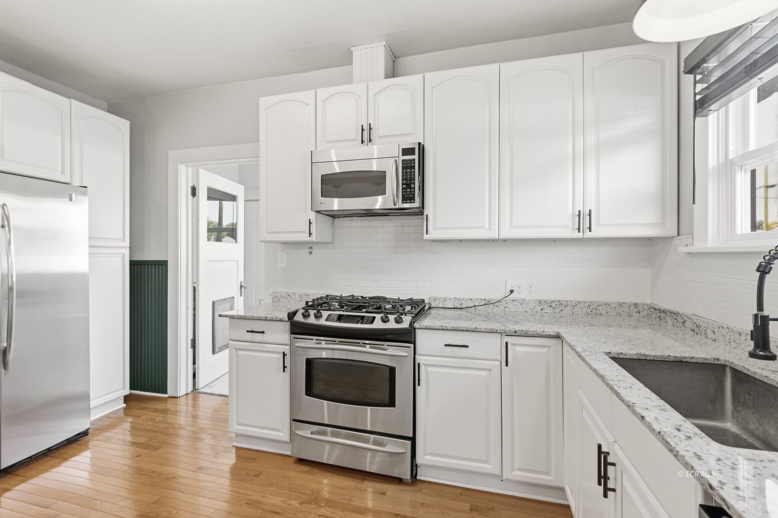 597 4th Street Property Photo 10