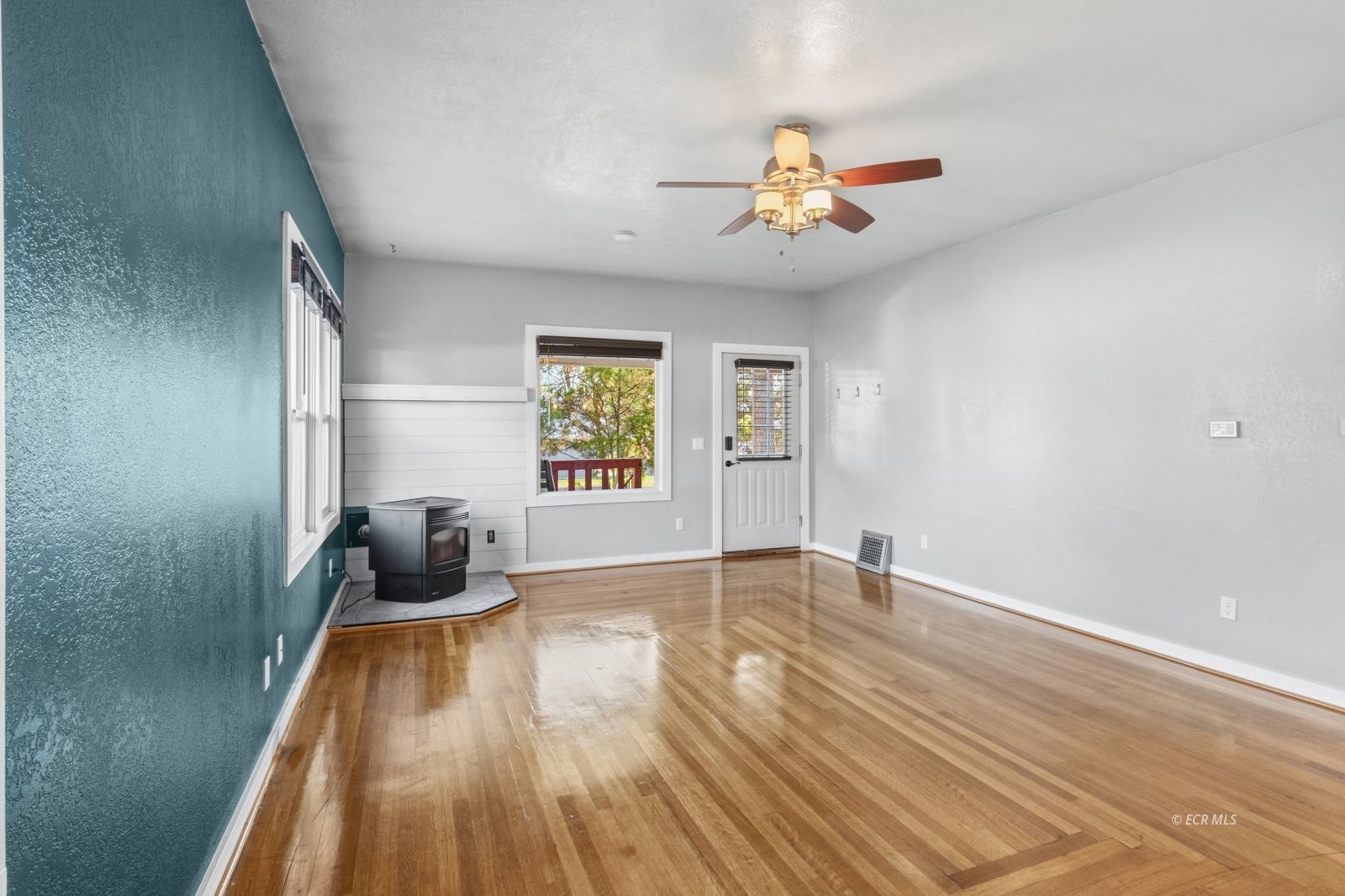 597 4th Street Property Photo 12