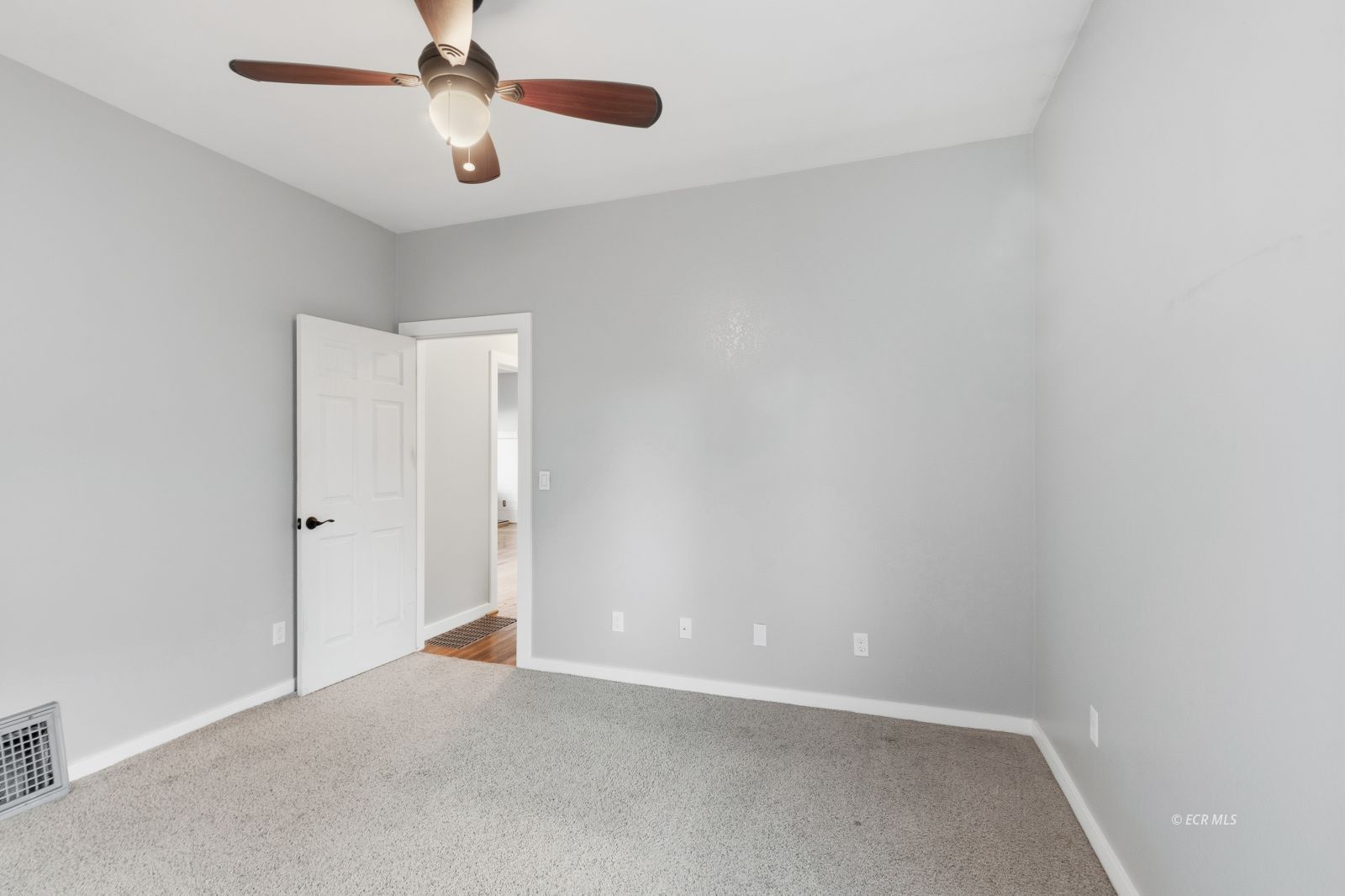 597 4th Street Property Photo 23