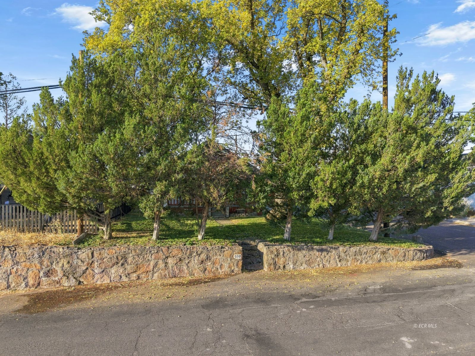 597 4th Street Property Photo 32