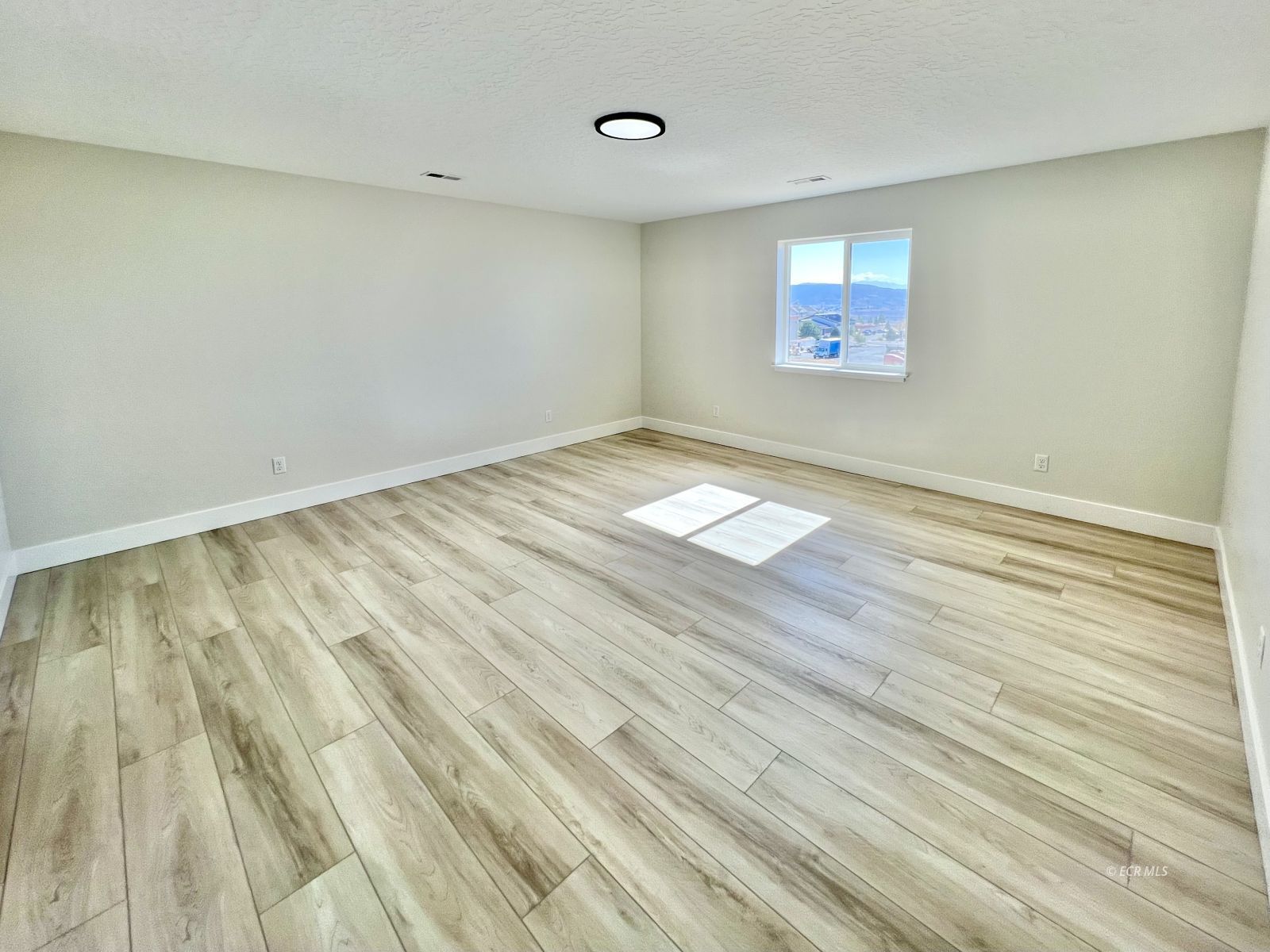 609 Westcott Drive Property Photo 18