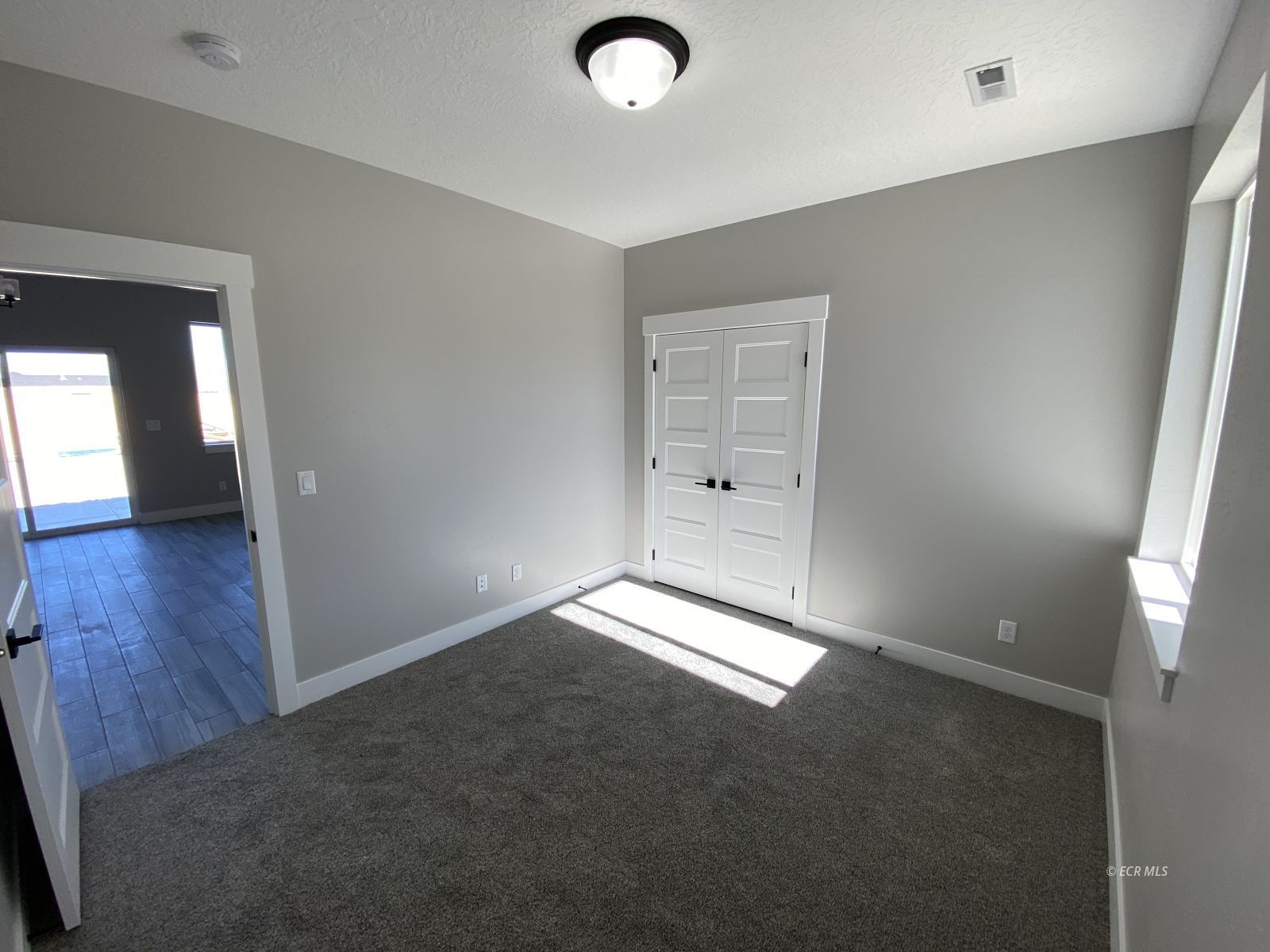 488 Flora Plaza Property Photo 13