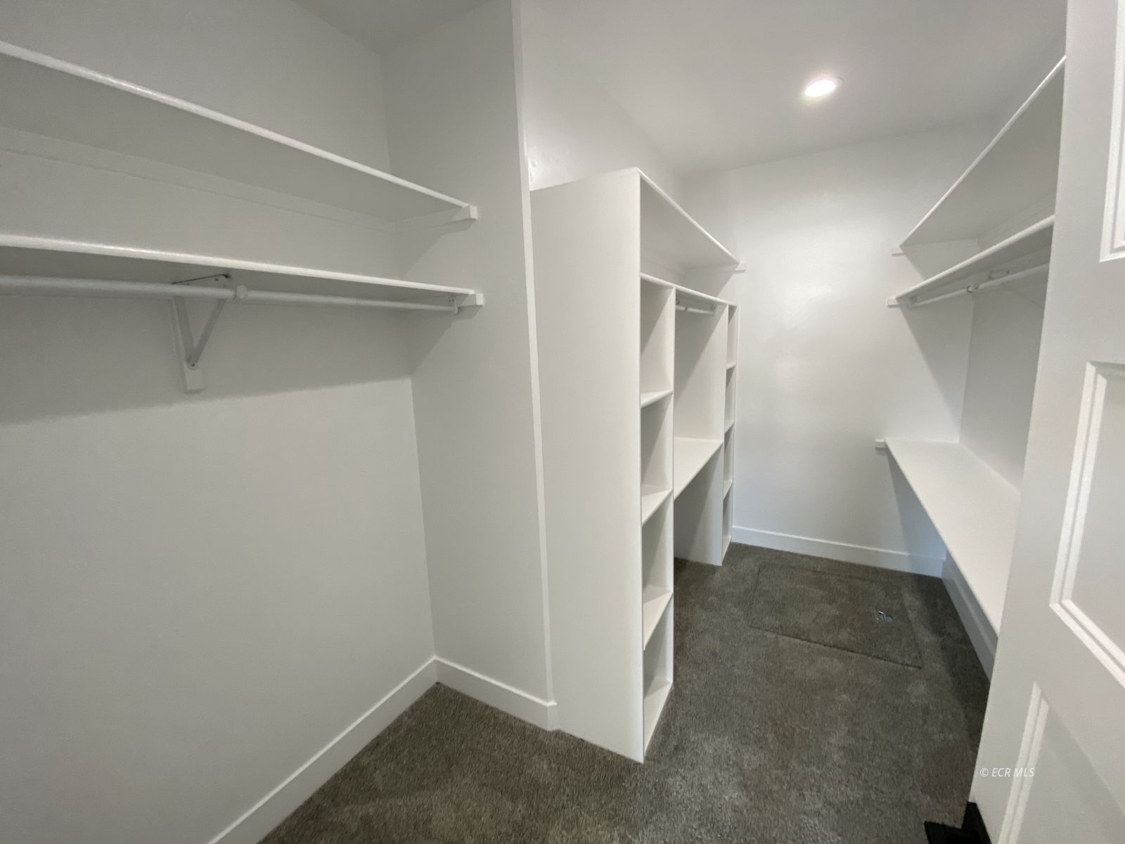 488 Flora Plaza Property Photo 18
