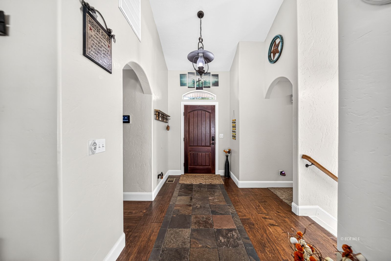 206 Brookwood Drive Property Photo 4