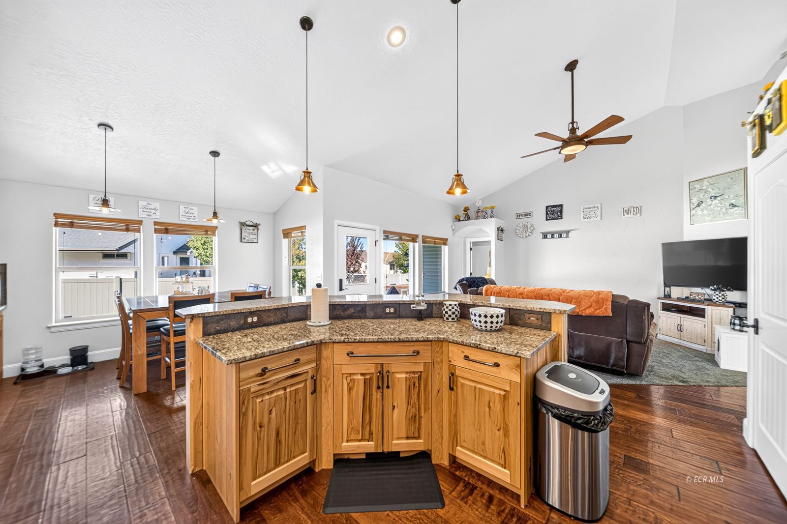 206 Brookwood Drive Property Photo 14
