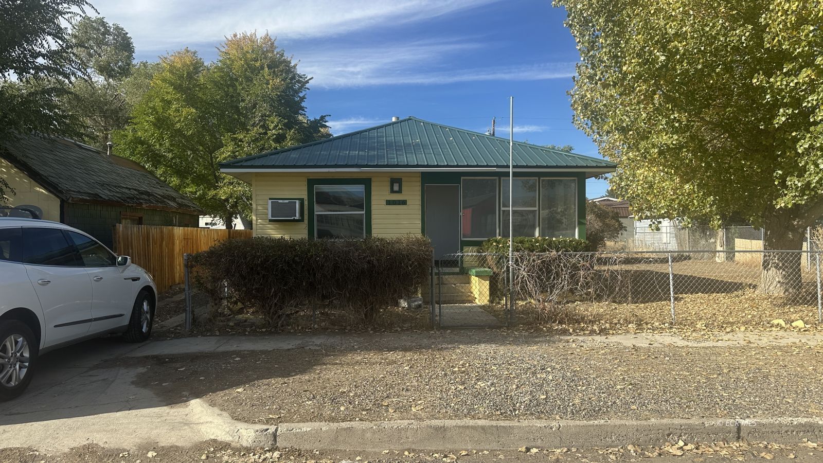 1016 Railroad Street Property Photo 1