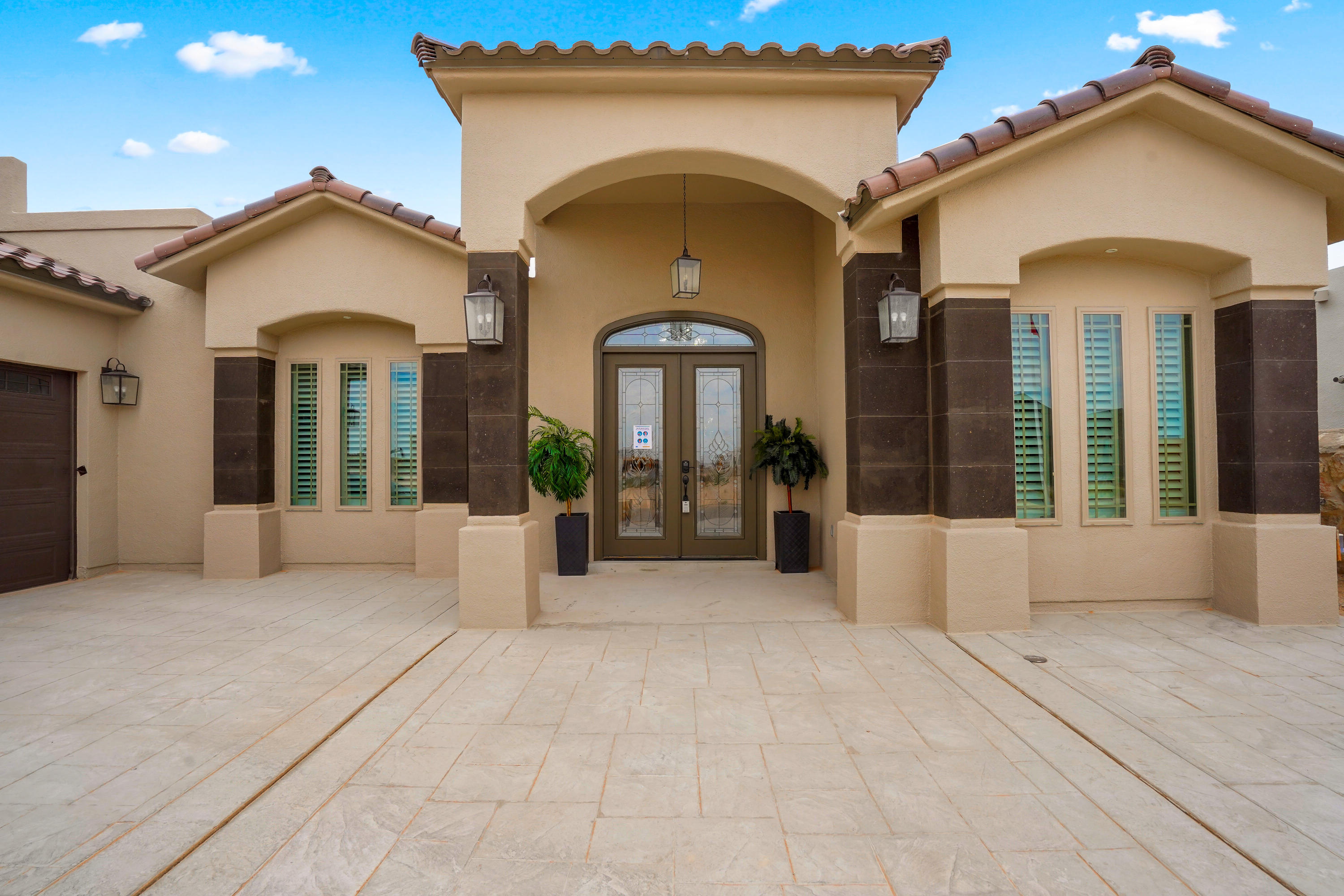 2425 Cesar Cordova Place Property Photo 5