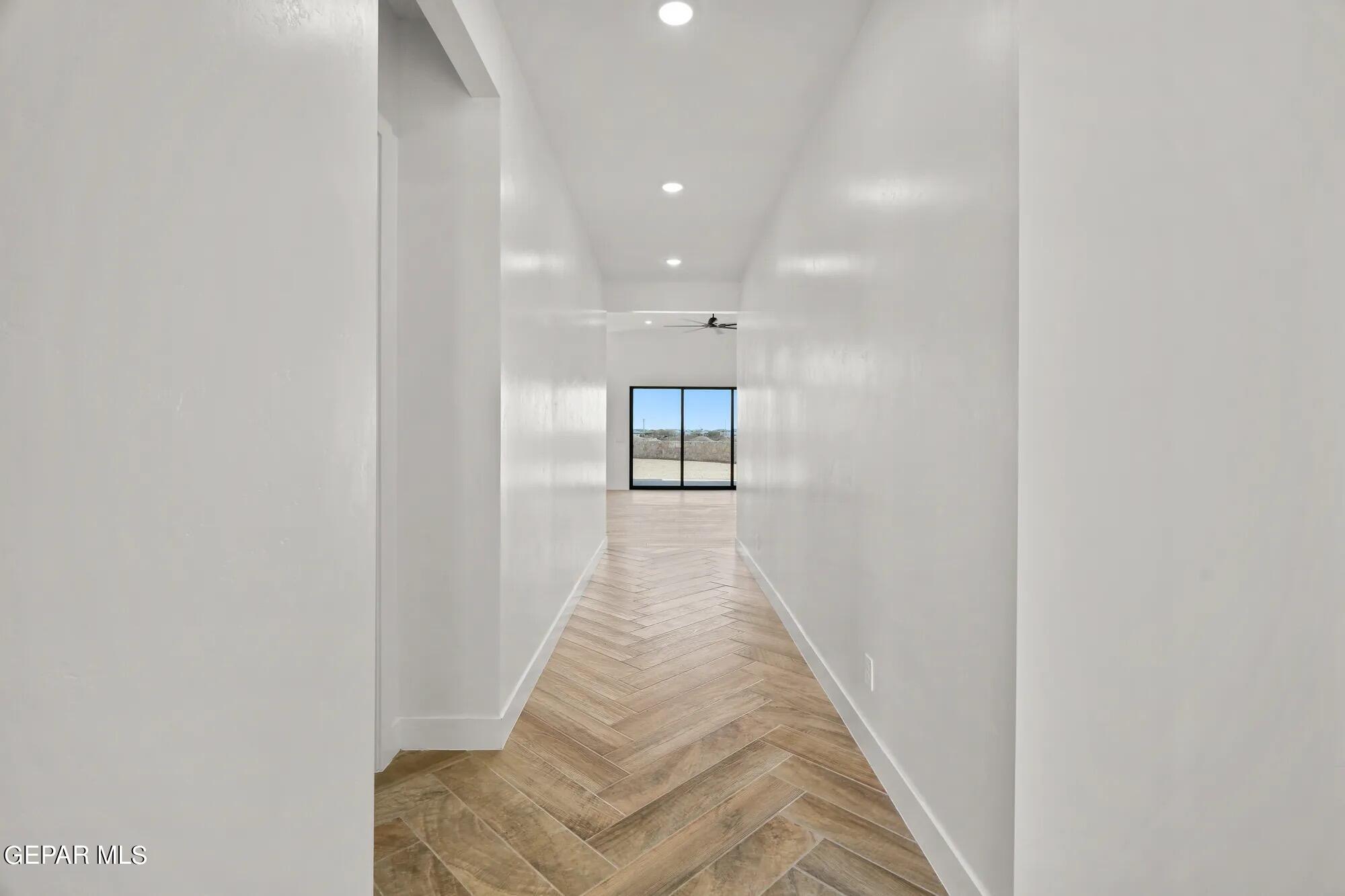 842 Harpendem Drive Property Photo 8