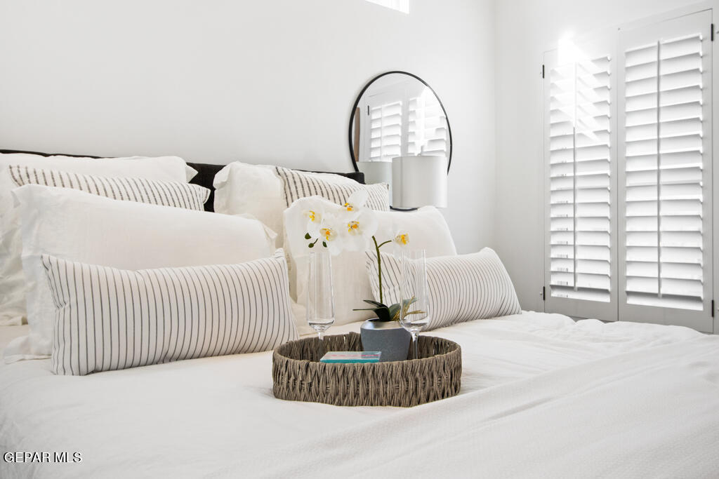 842 Harpendem Drive Property Photo 9