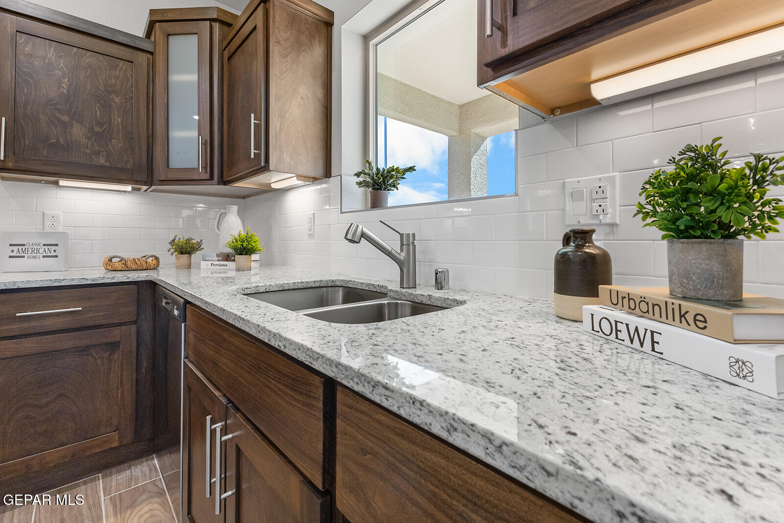 901 Indigo Sky Street Property Photo 15