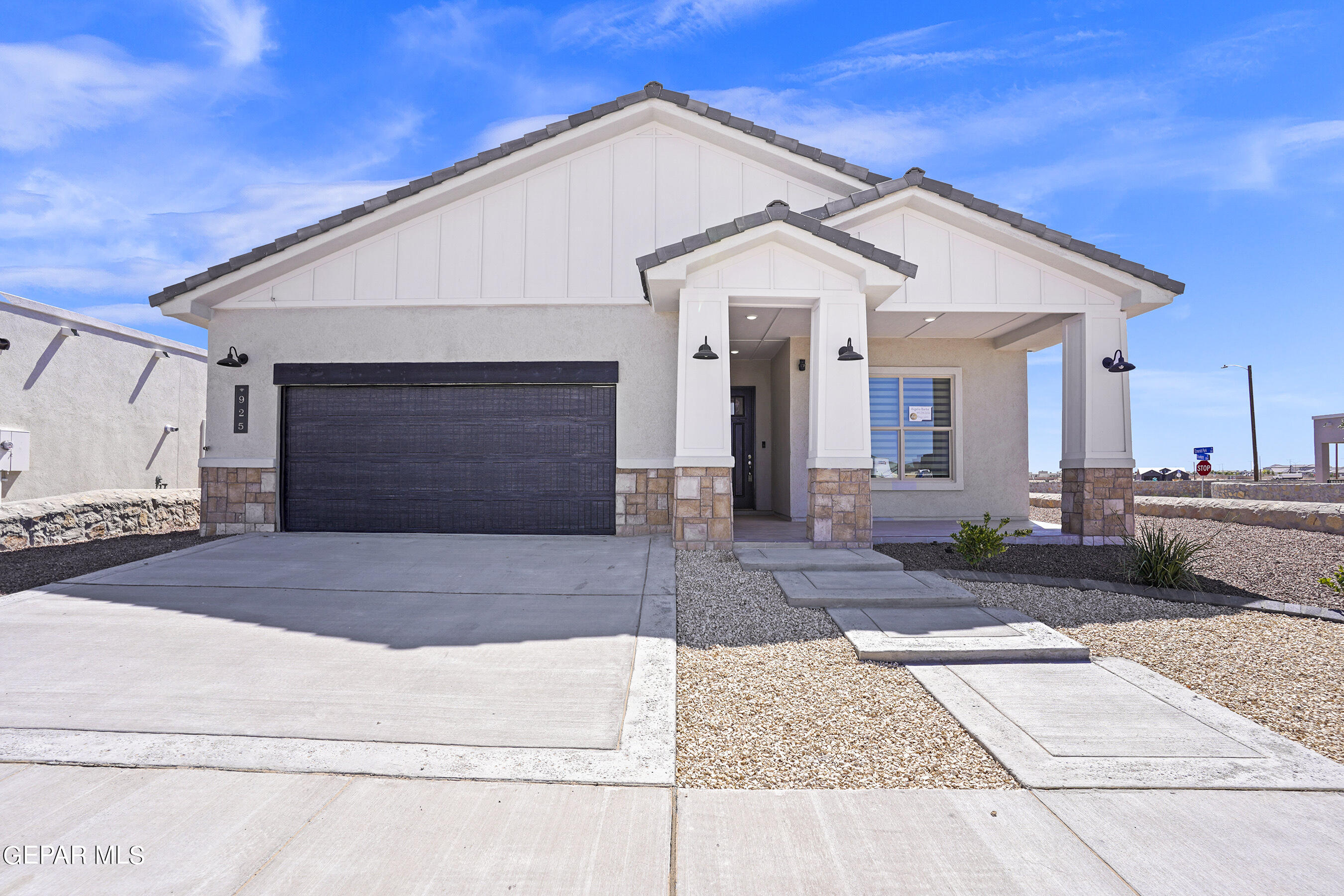 925 Pettus Place Property Photo 1