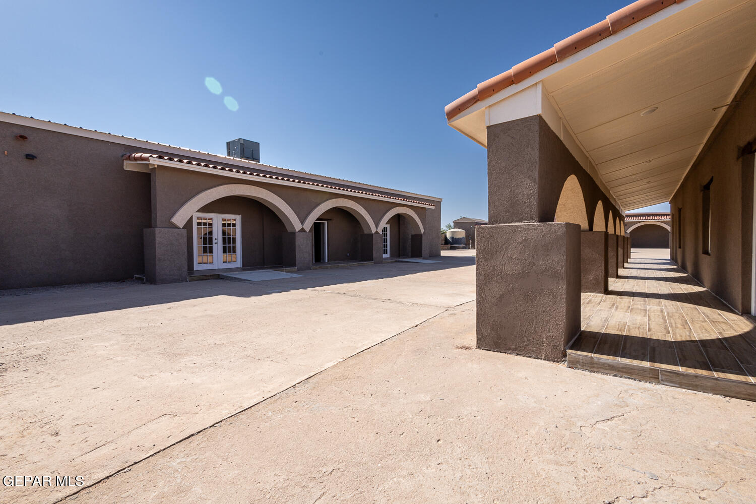13644 David Drive Property Photo 4