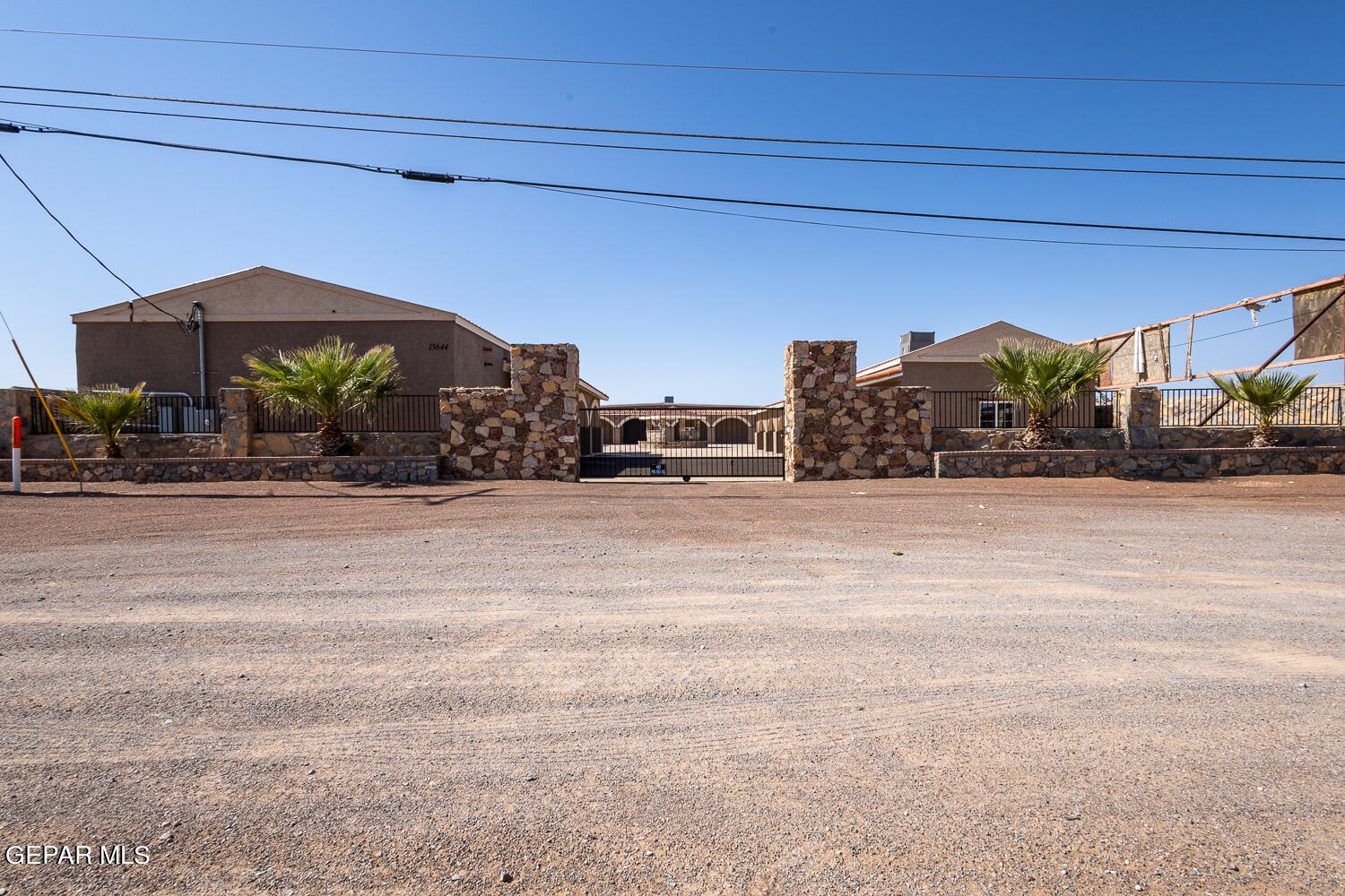 13644 David Drive Property Photo 5