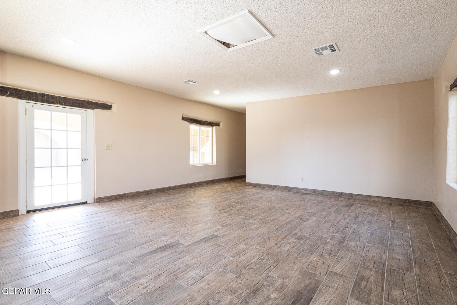 13644 David Drive Property Photo 28