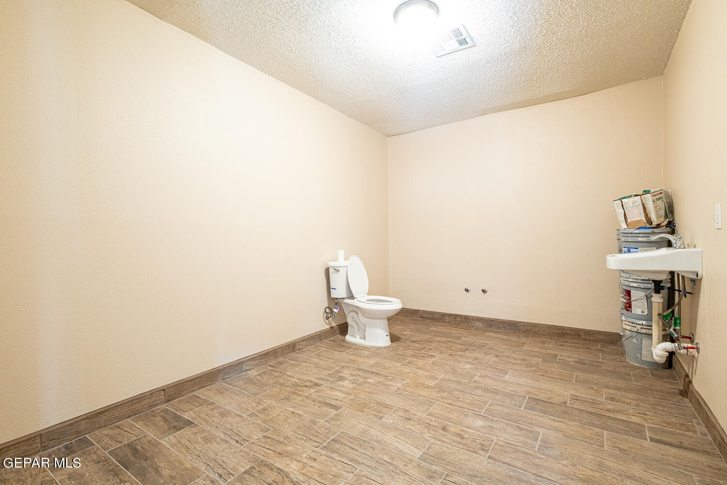13644 David Drive Property Photo 29