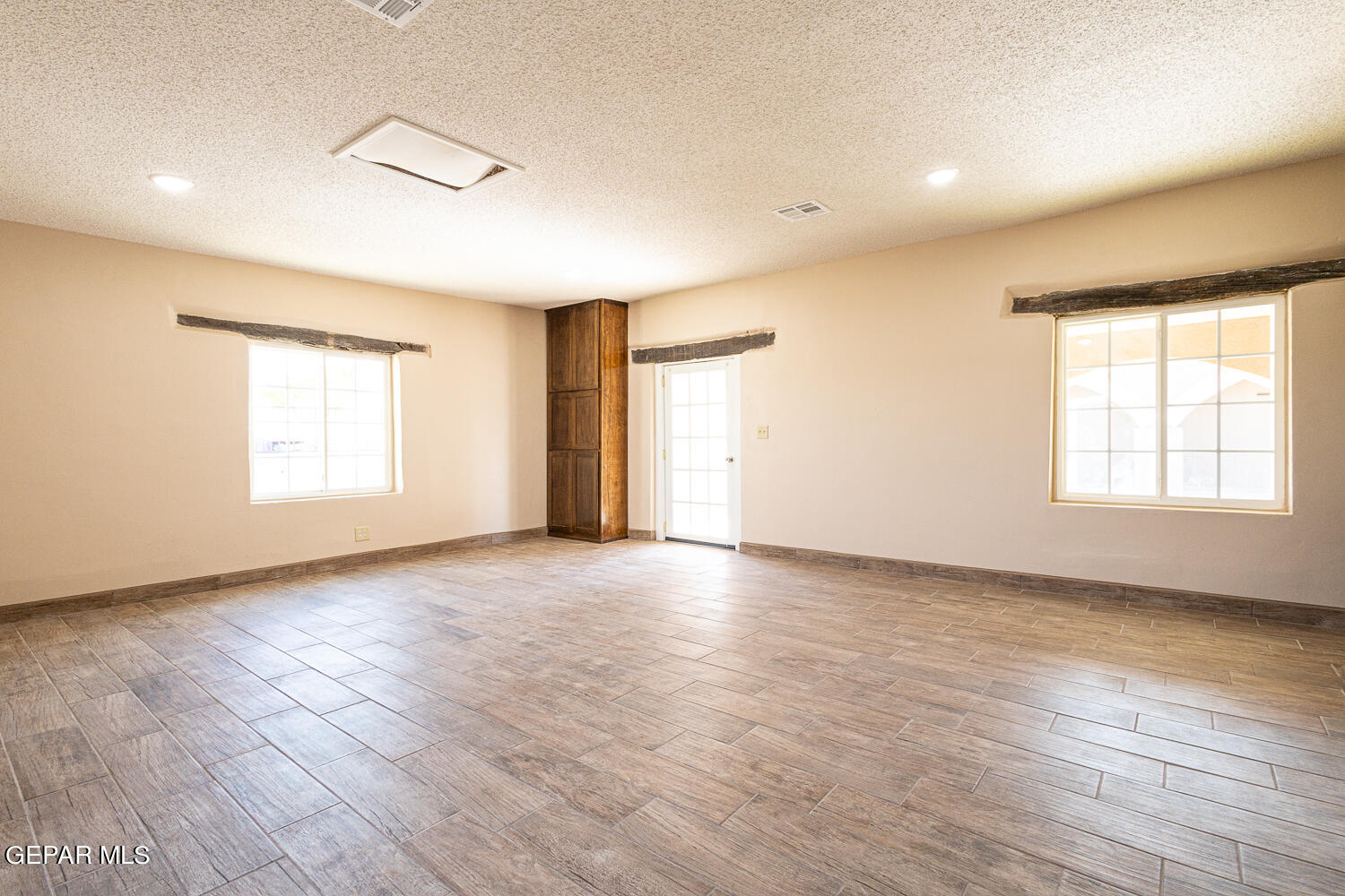 13644 David Drive Property Photo 32