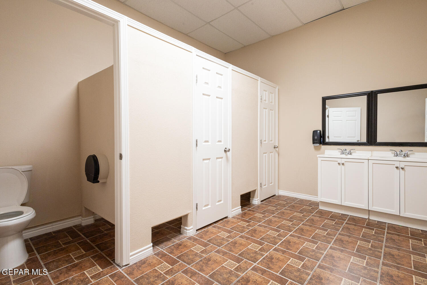 13644 David Drive Property Photo 58