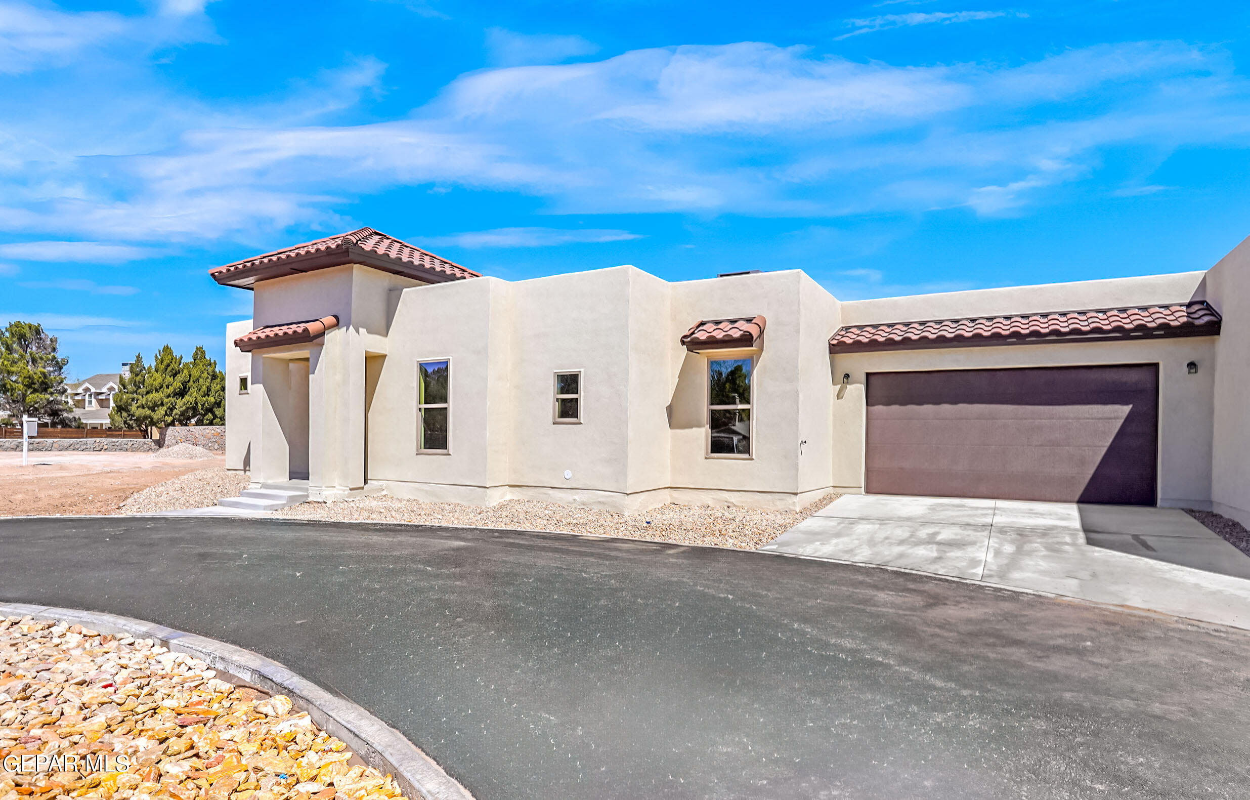 871 Country Club Road, 1d Property Photo 1
