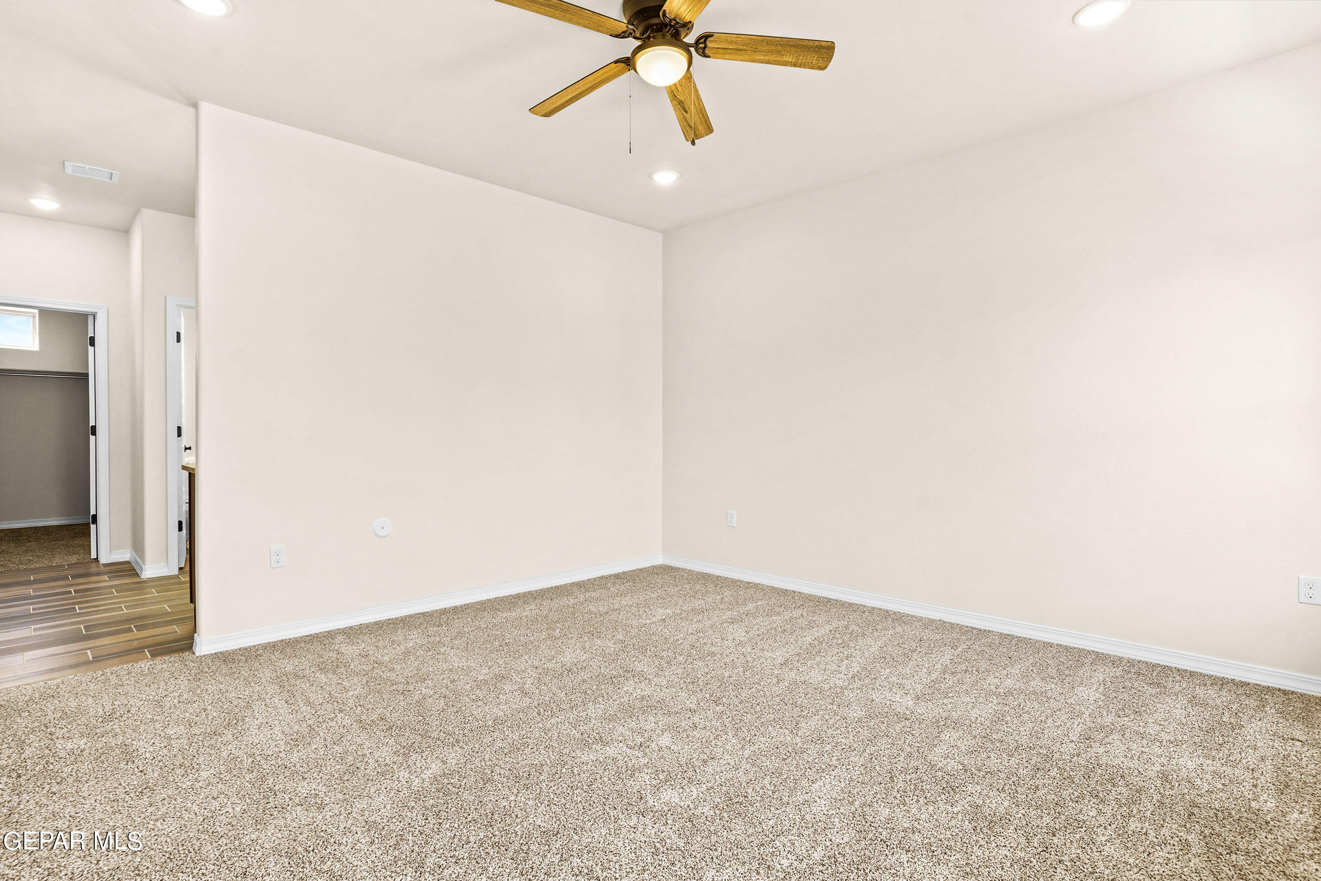 871 Country Club Road, 1d Property Photo 18