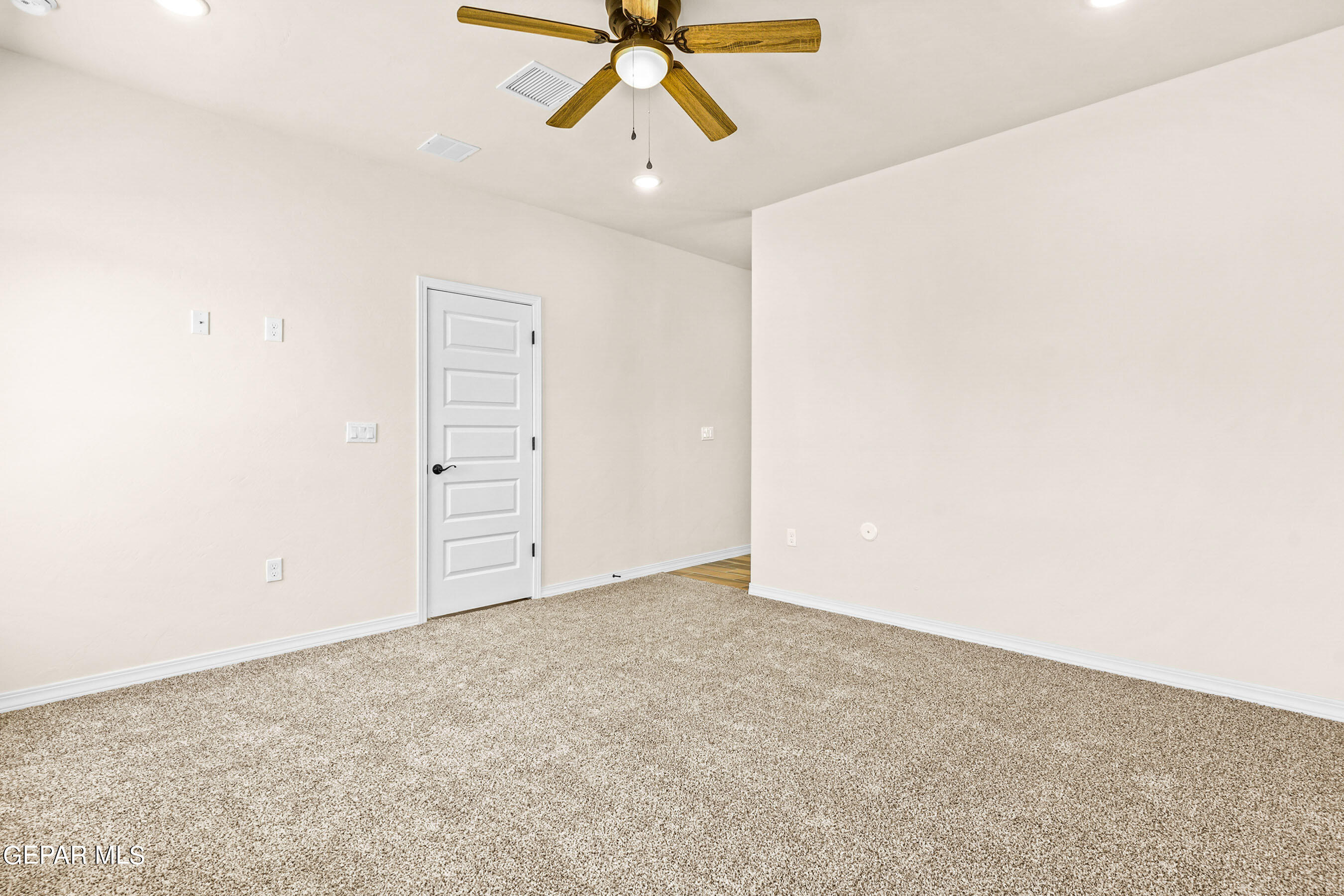 871 Country Club Road, 1d Property Photo 19