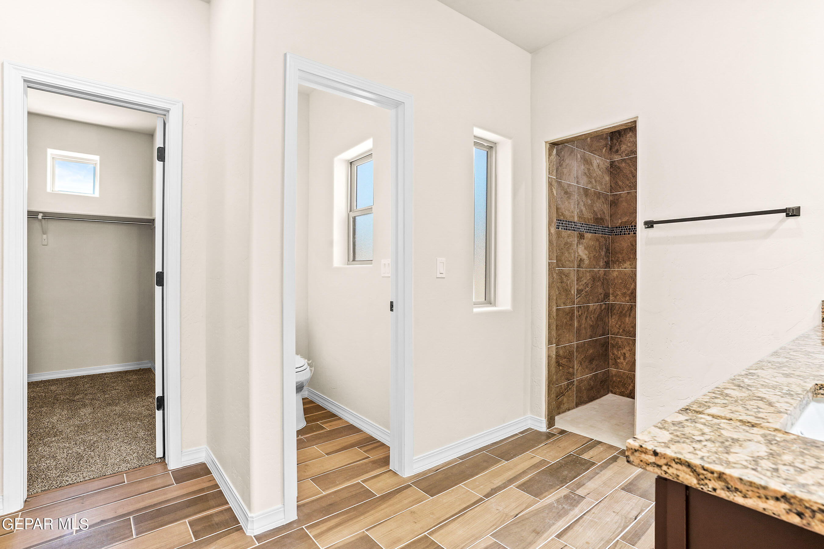 871 Country Club Road, 1d Property Photo 20