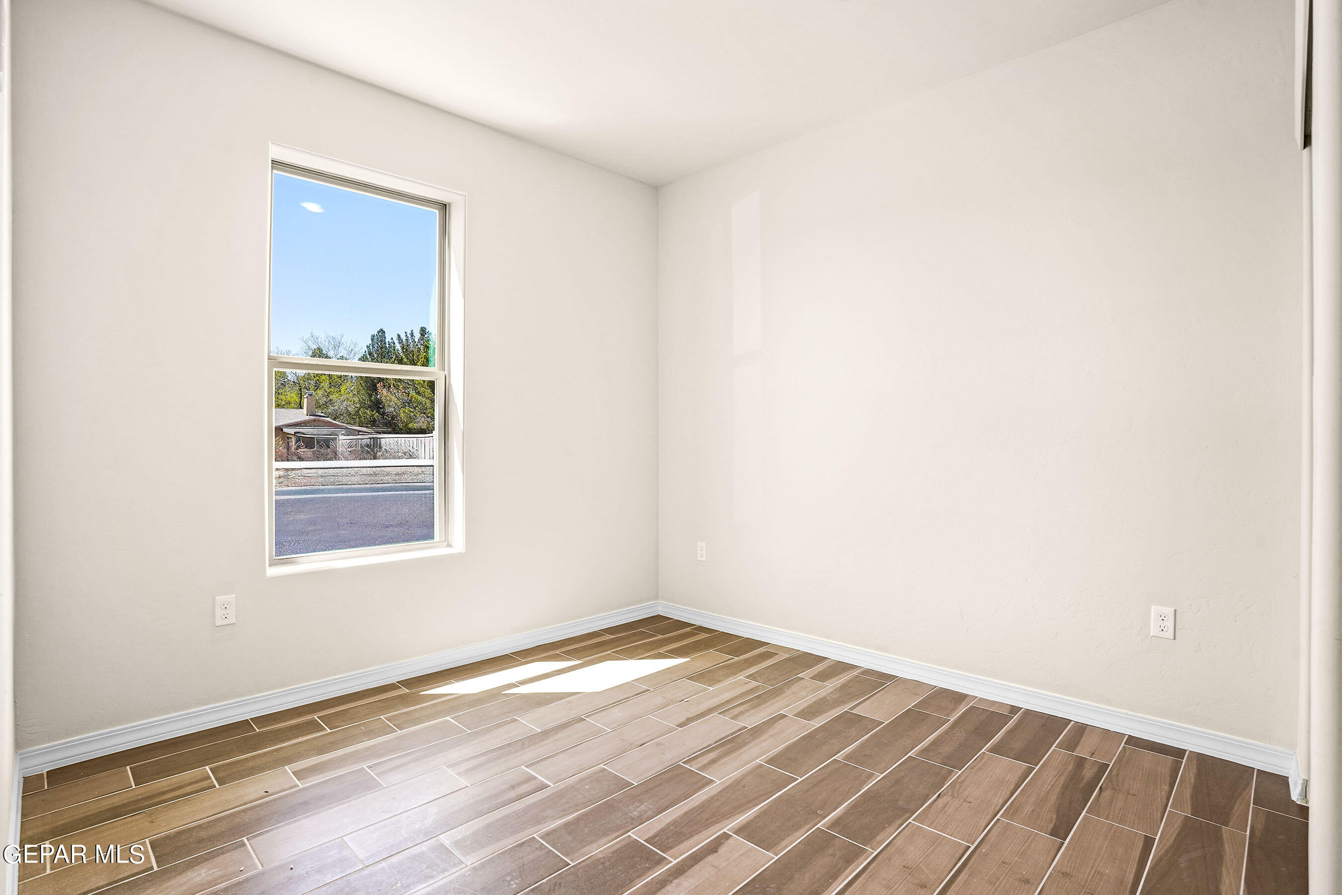 871 Country Club Road, 1d Property Photo 21