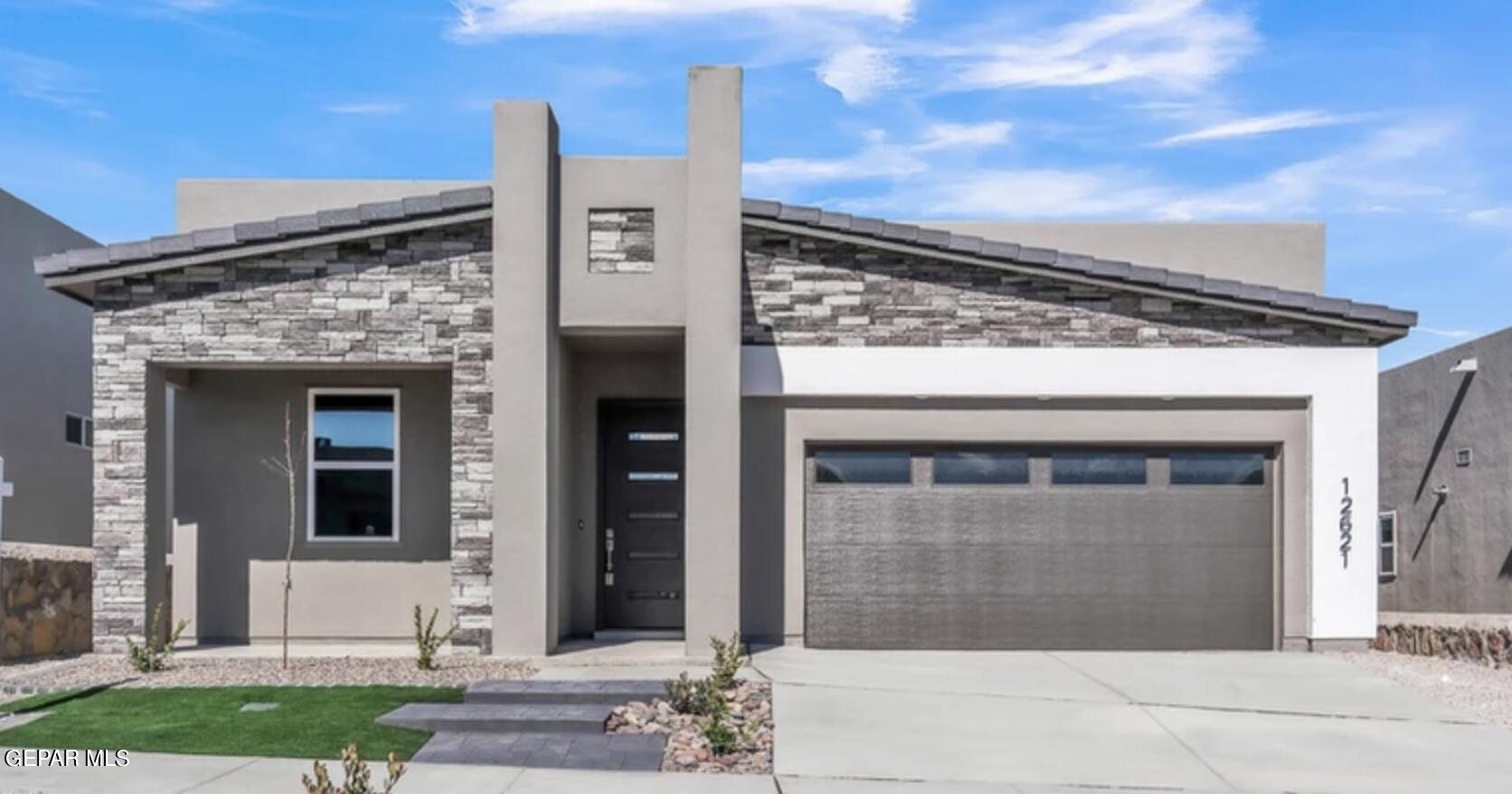 216 Emerald Gold Place Property Photo 1