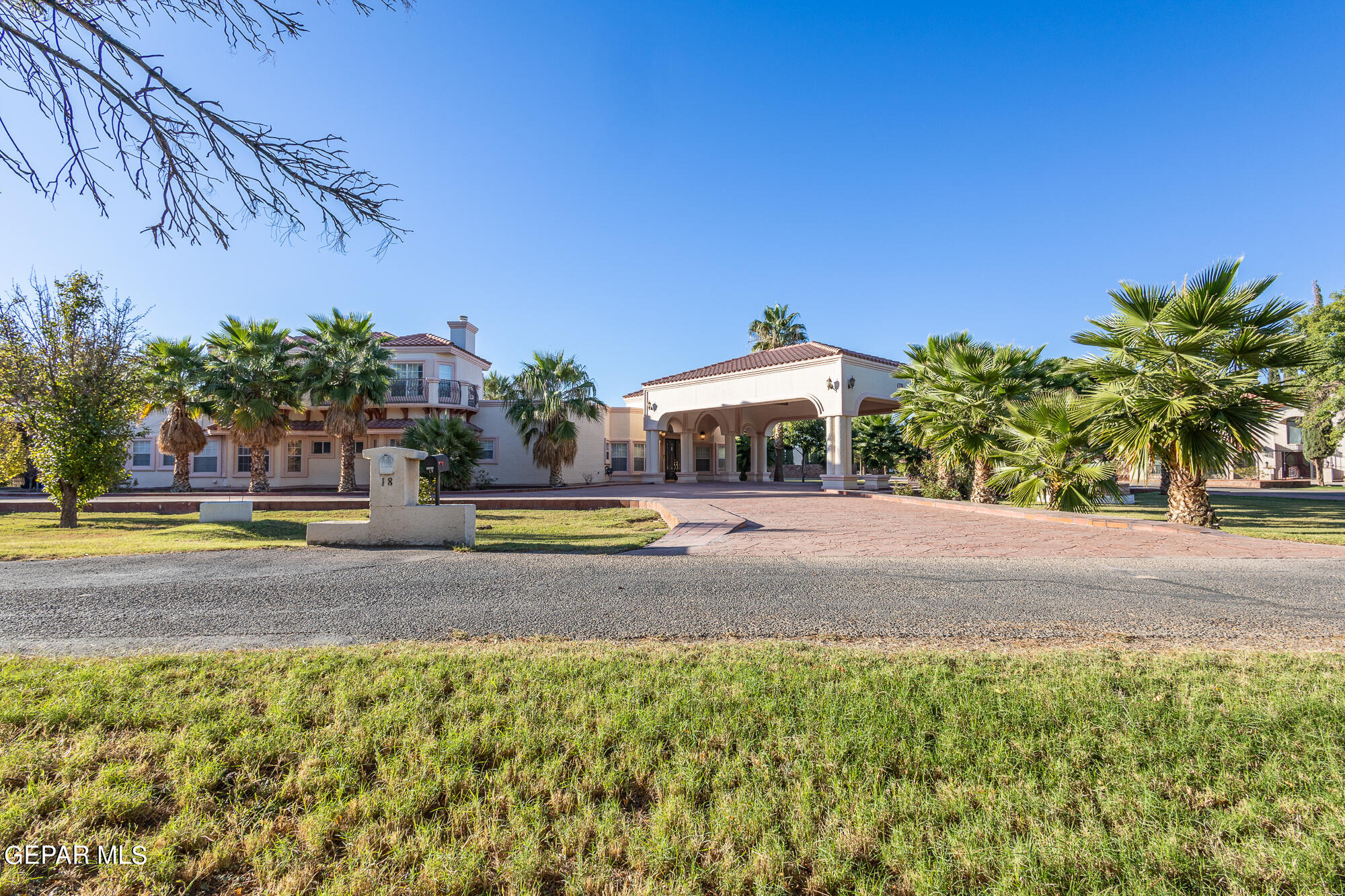 18 Via Placita Property Photo 14