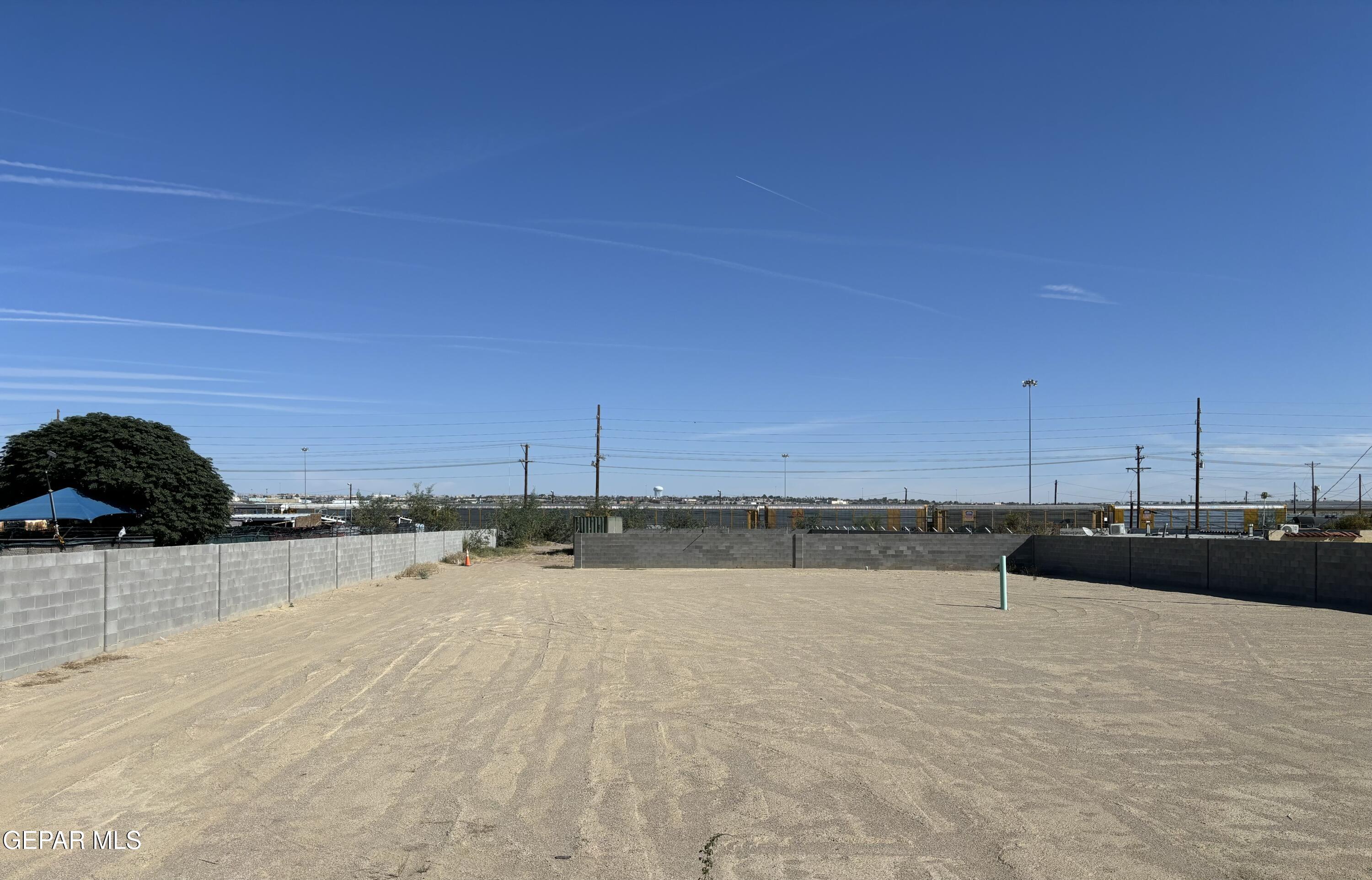 7273 Alameda Avenue Property Photo 6