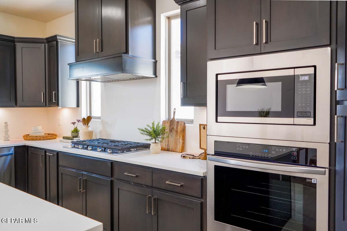 905 Alcestor Place Property Photo 5