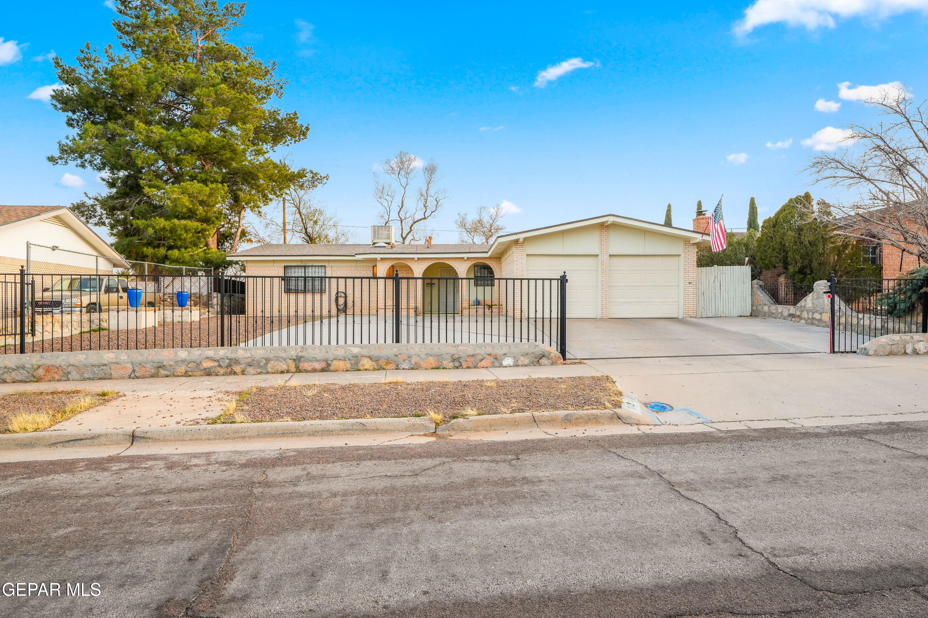 10182 Bon Aire Drive Property Photo