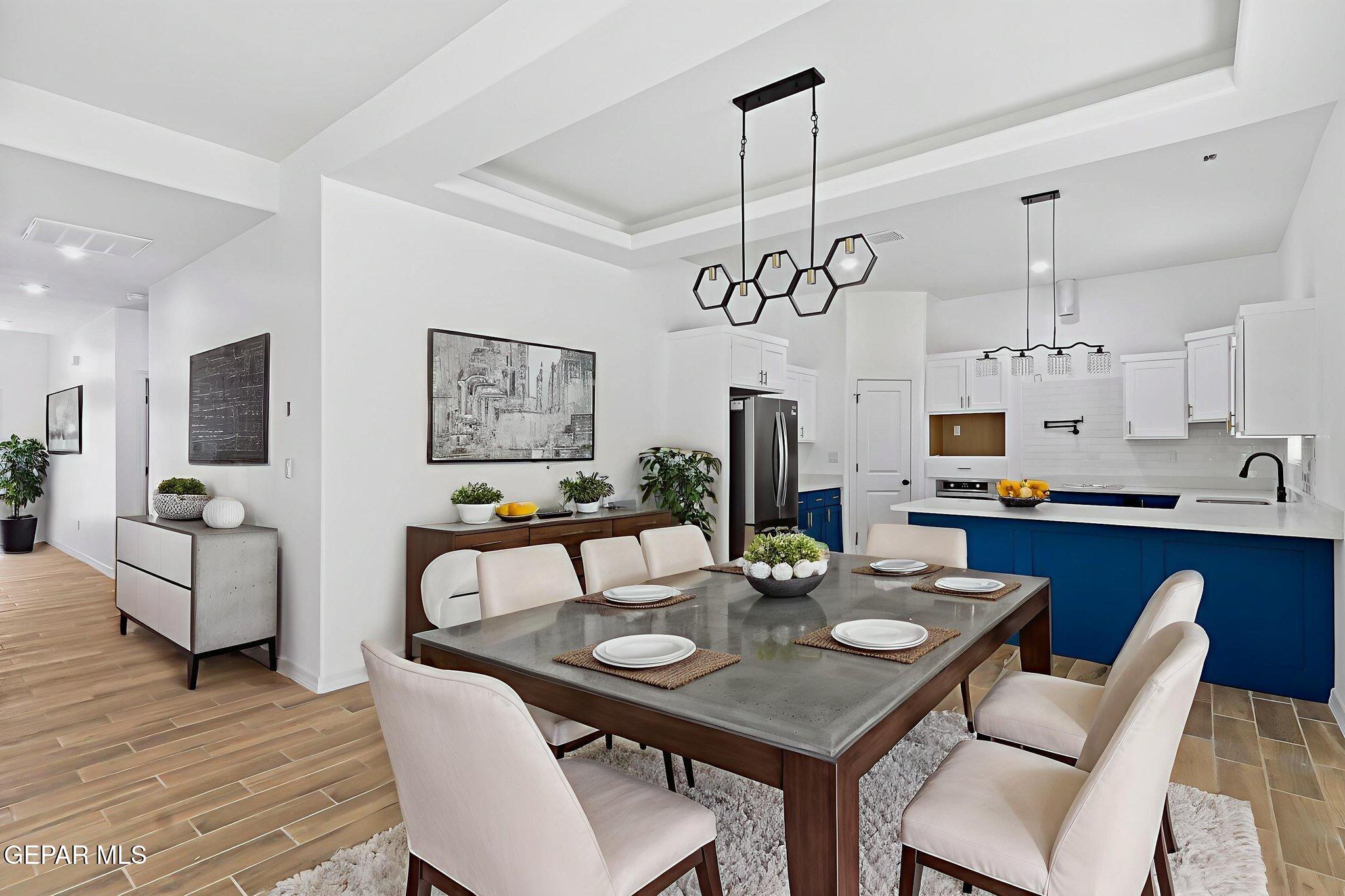 216 Emerald Brass Property Photo 4