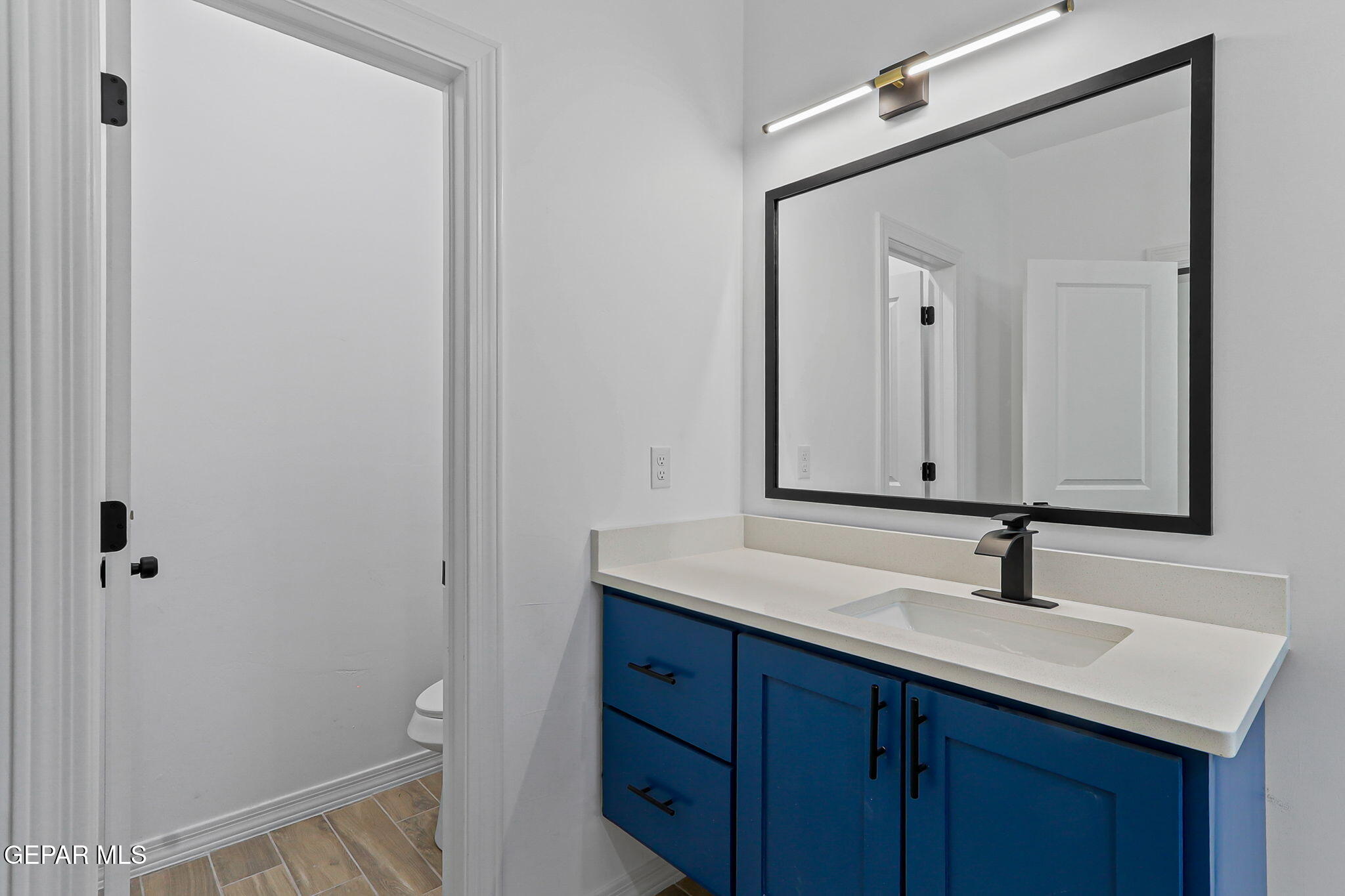 216 Emerald Brass Property Photo 8